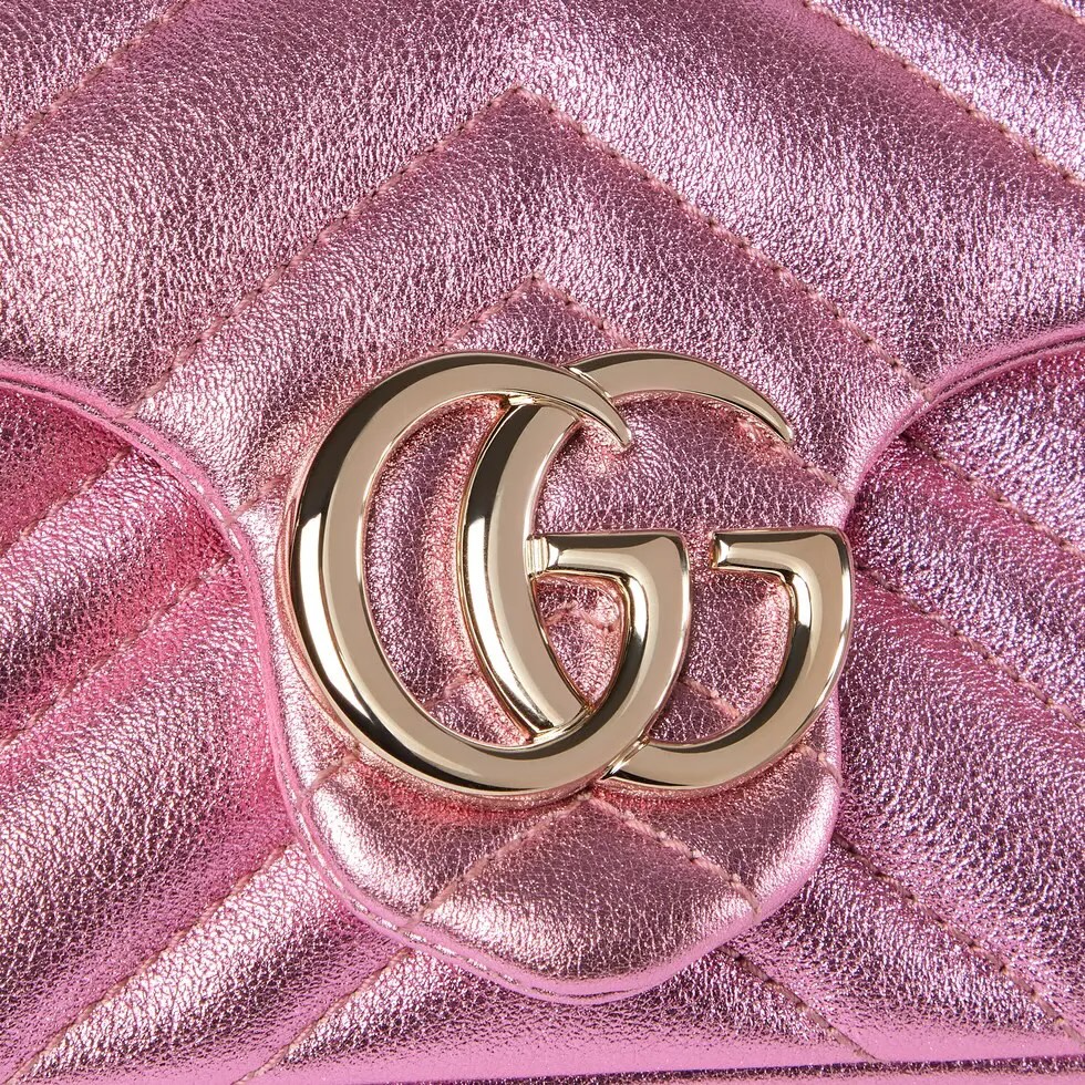 新款グッチGGマーモントコレクション鮮やかなピンクのゴールドとシルバー糸レザー 841290人気