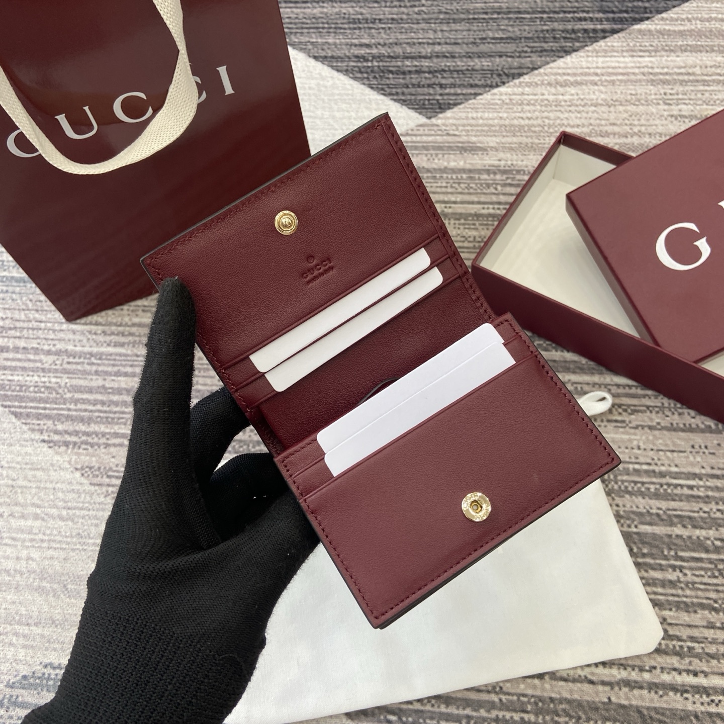 グッチ 2025年秋冬アンコールレッドフラワープレストブランド財布品質と安心 847208N級品