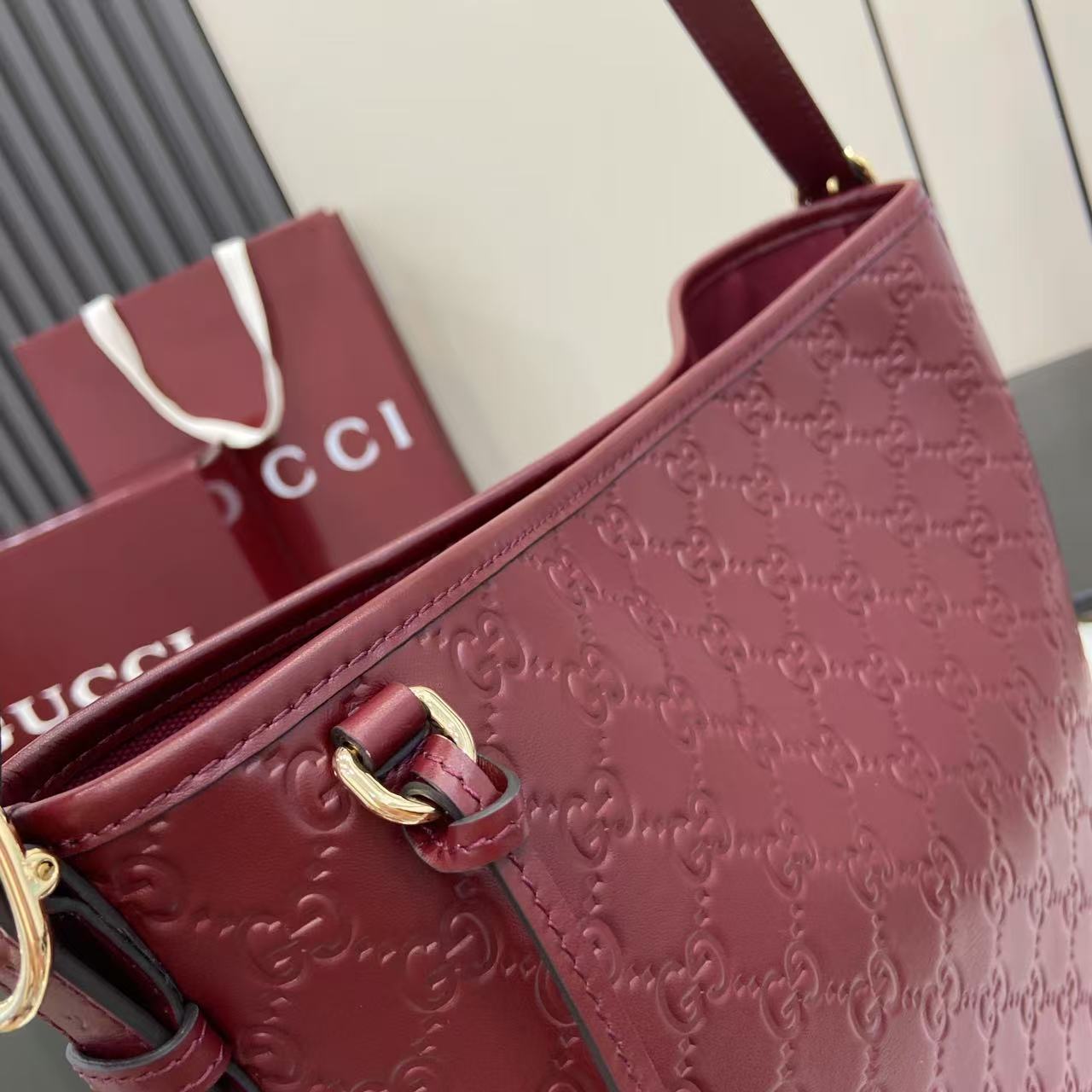 2025年秋冬N級品グッチトートバッグコピーエンブレムアンコール レッドコレクション 848881人気