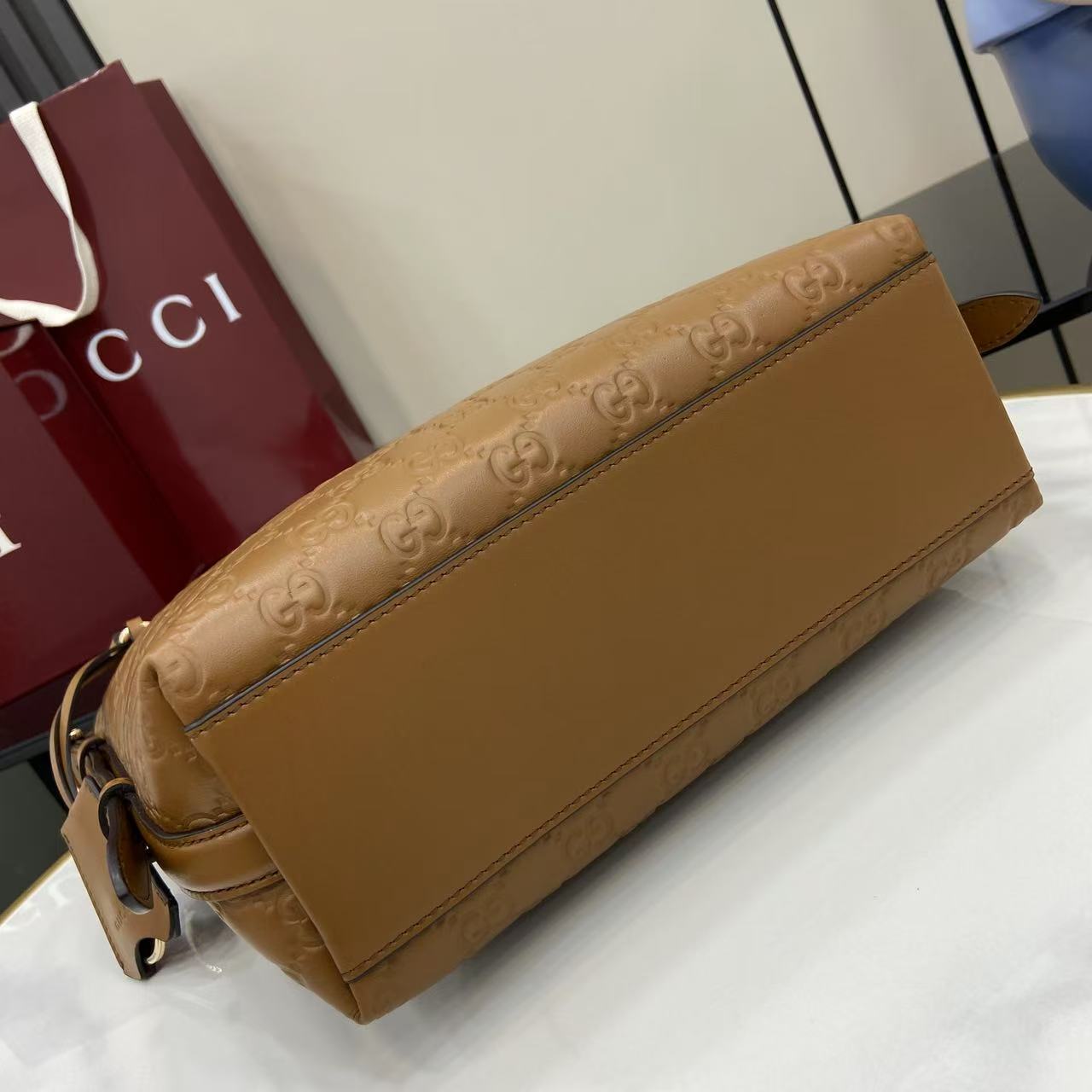 2025年グッチコピーエンブレムバッグ偽物品専門店です品質100%保証 848883高い品質