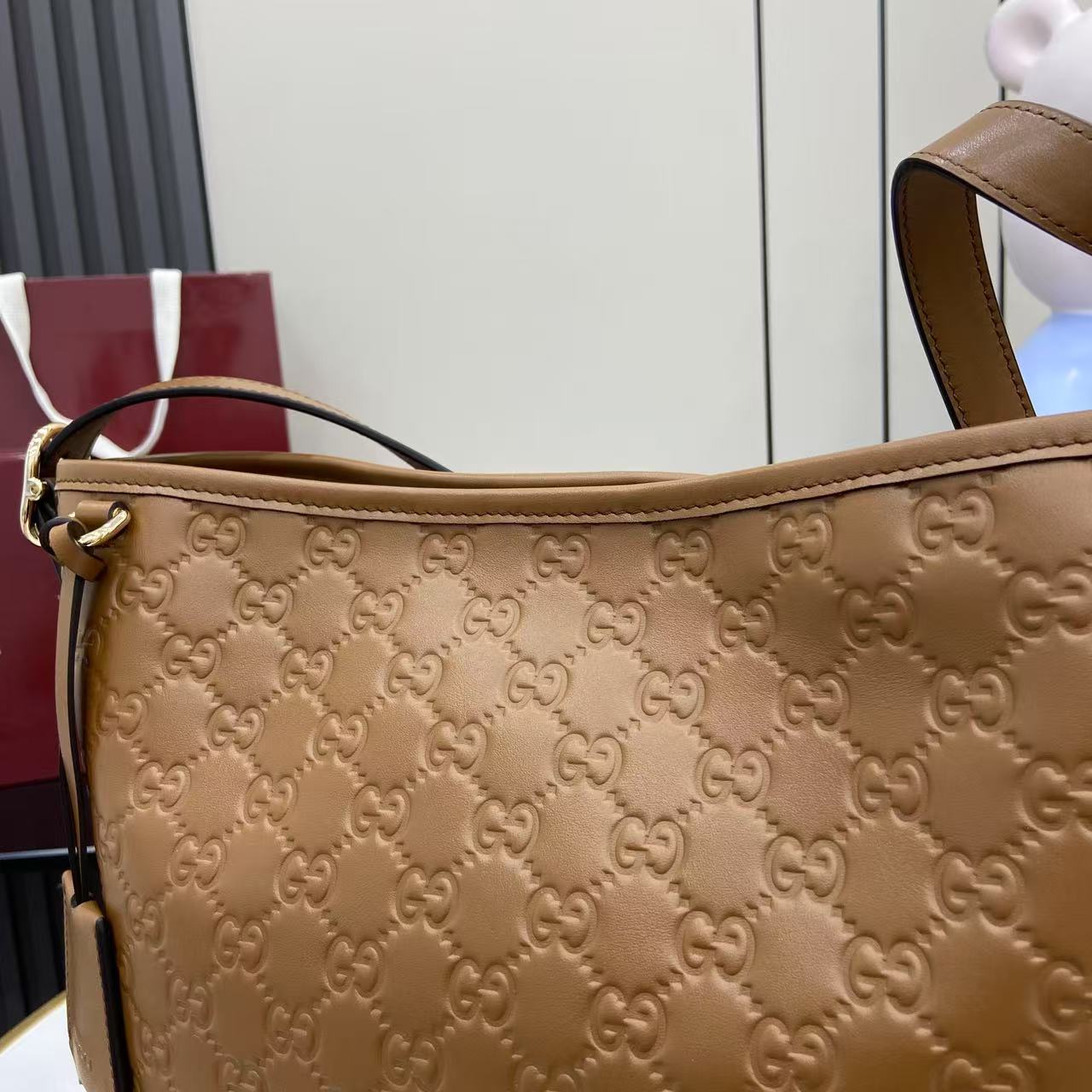 2025年グッチコピーエンブレムバッグ偽物品専門店です品質100%保証 848883人気