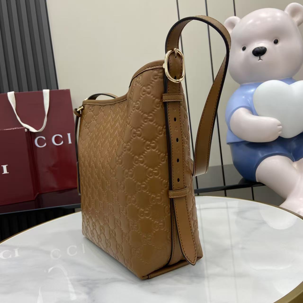 2025年グッチコピーエンブレムバッグ偽物品専門店です品質100%保証 848883最高級