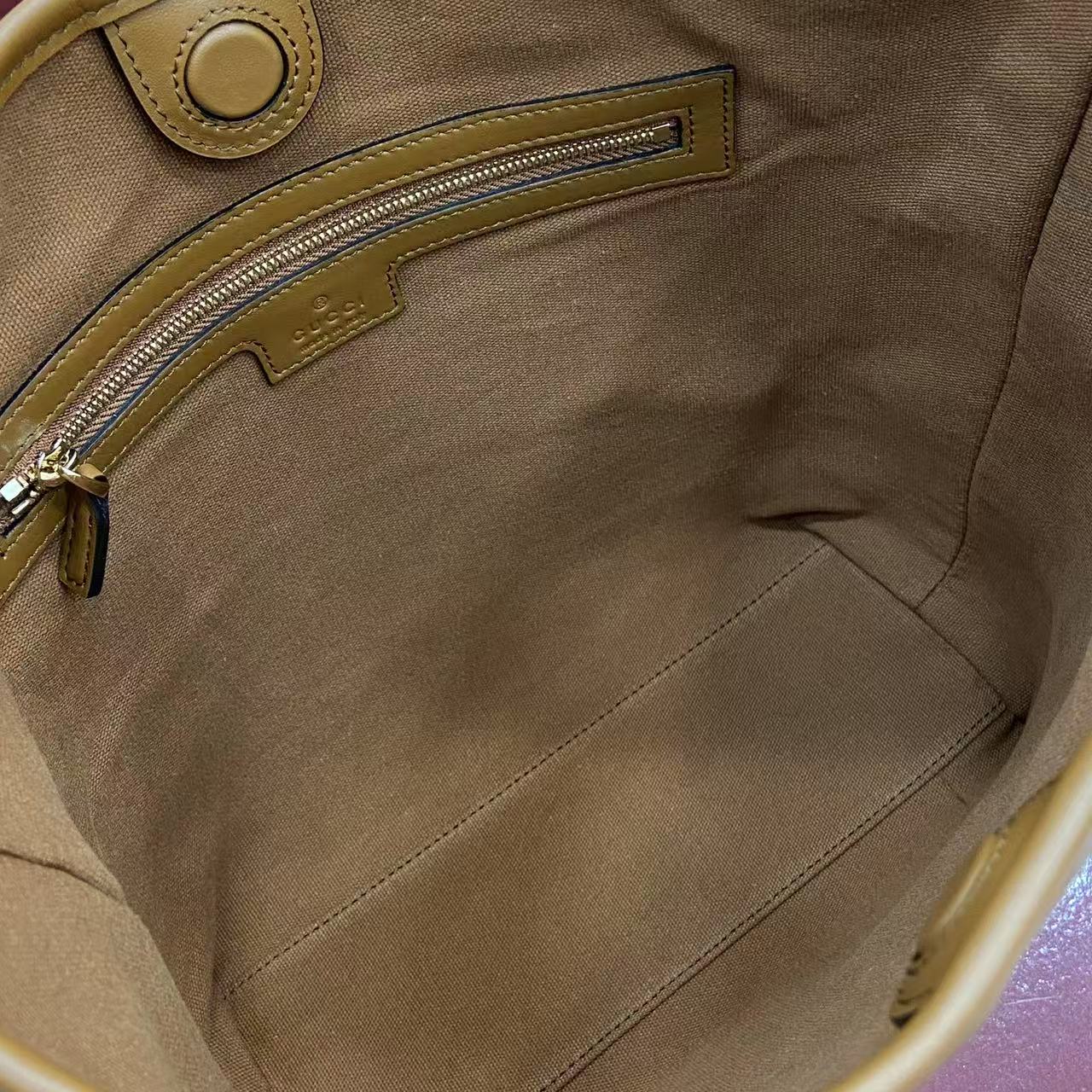 2025年グッチコピーエンブレムバッグ偽物品専門店です品質100%保証 848883品質保証