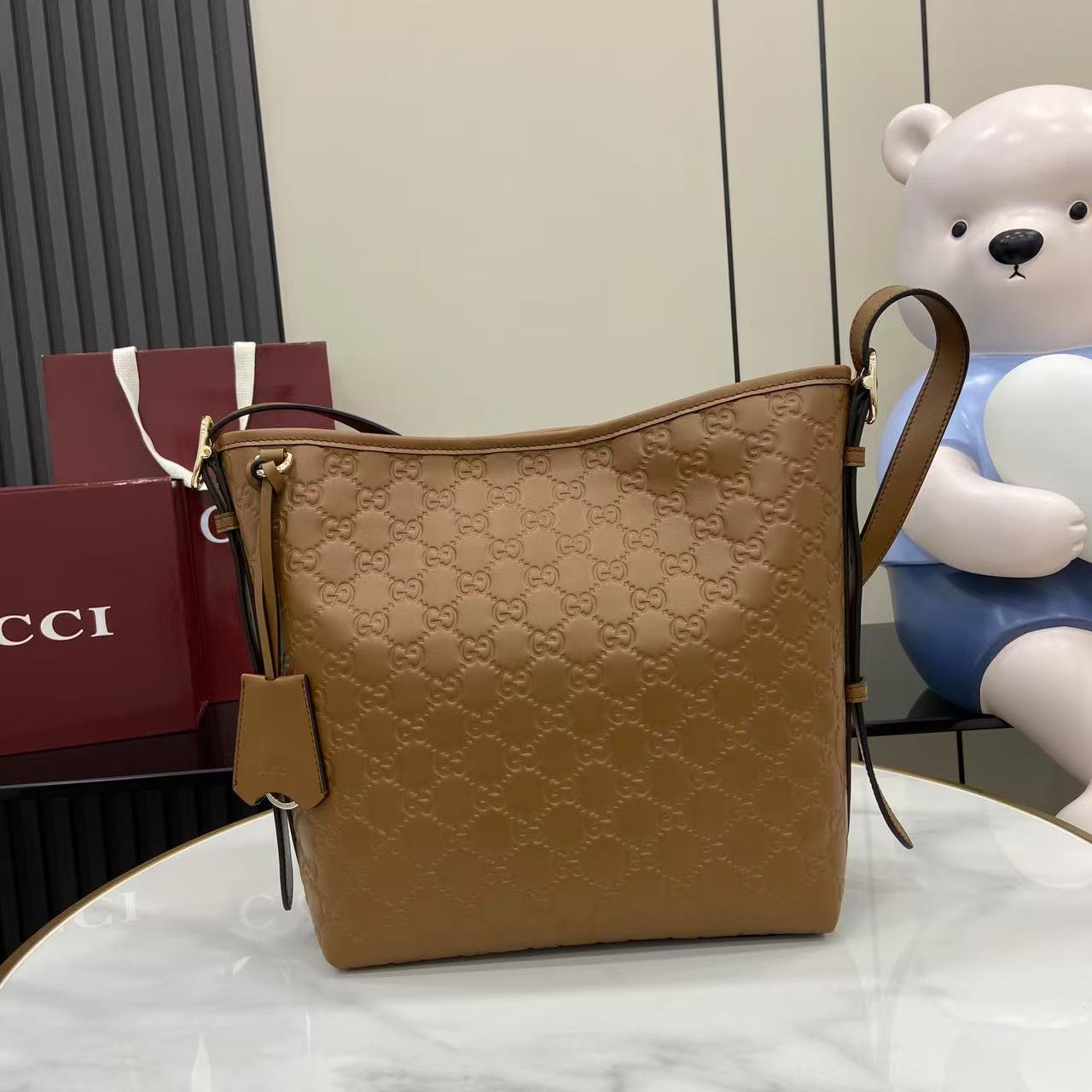 2025年グッチコピーエンブレムバッグ偽物品専門店です品質100%保証 848883