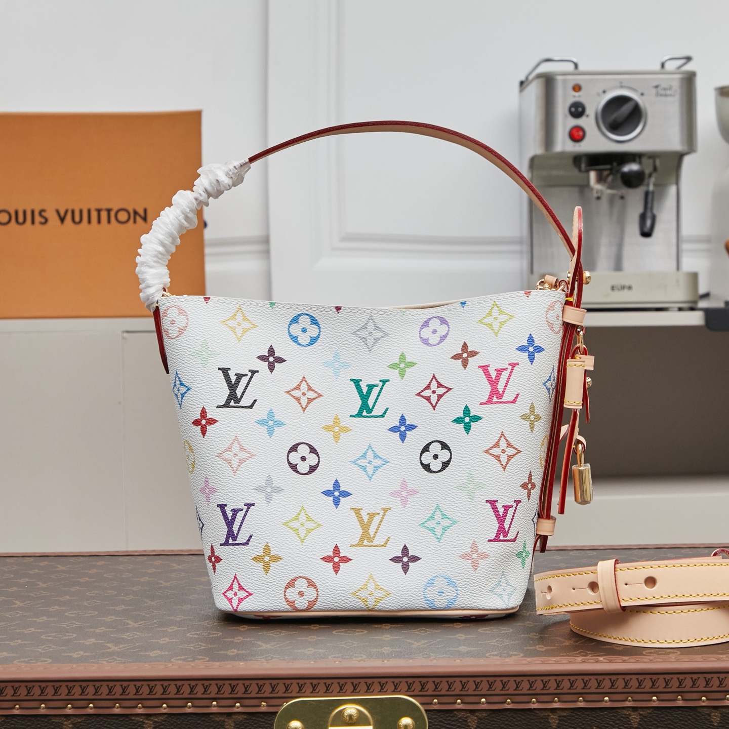 最新高品質のルイヴィトンの白いオールインワンハンドバッグコピー M13089通販