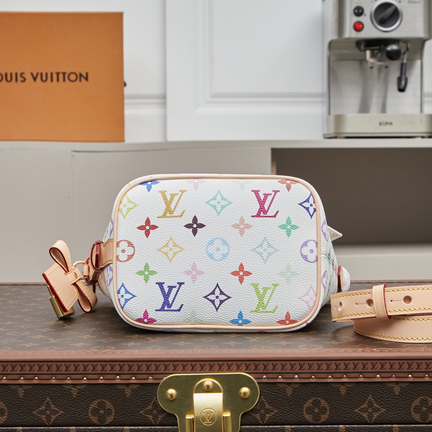 最新高品質のルイヴィトンの白いオールインワンハンドバッグコピー M13089高い品質