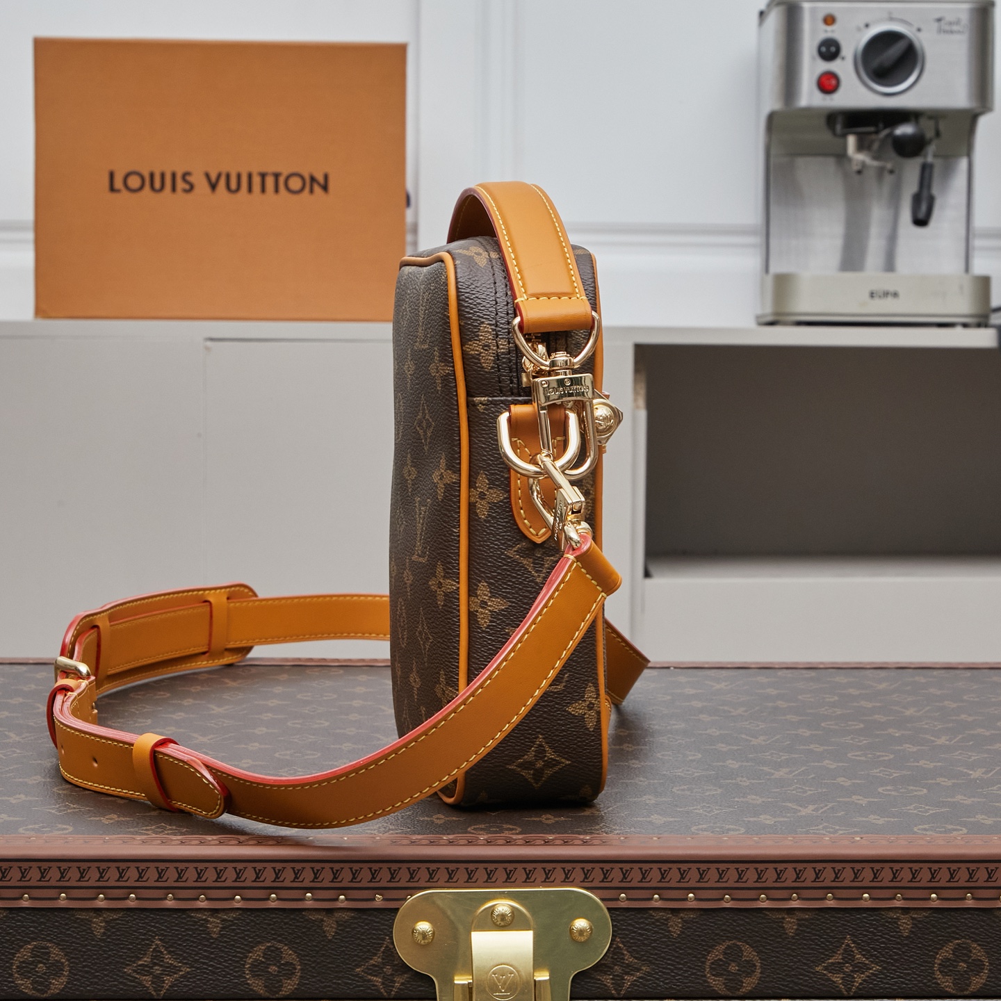 当店人気ルイヴィトンショルダーバッグコピーの2025年春夏バッグ M14013激安送料無料