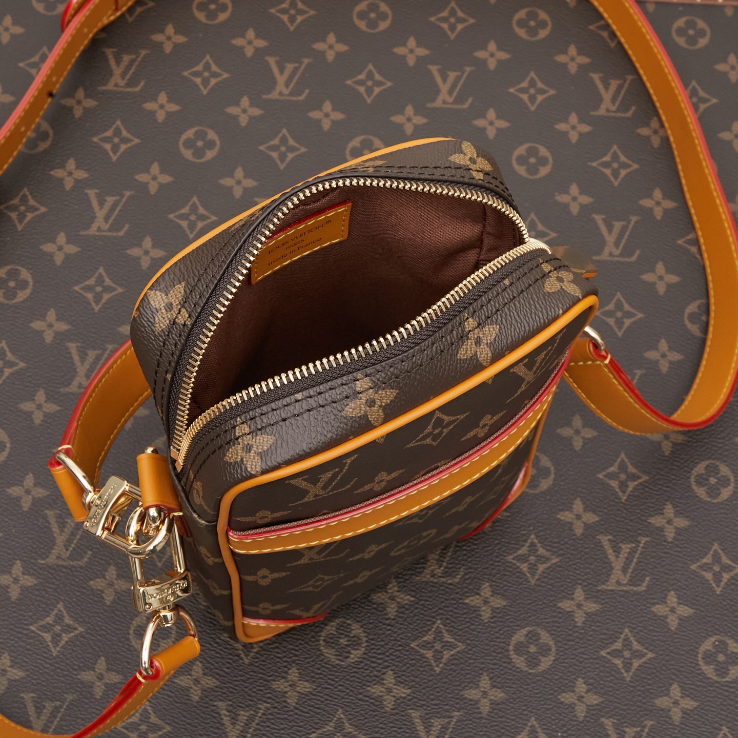 当店人気ルイヴィトンショルダーバッグコピーの2025年春夏バッグ M14013代引きを販売