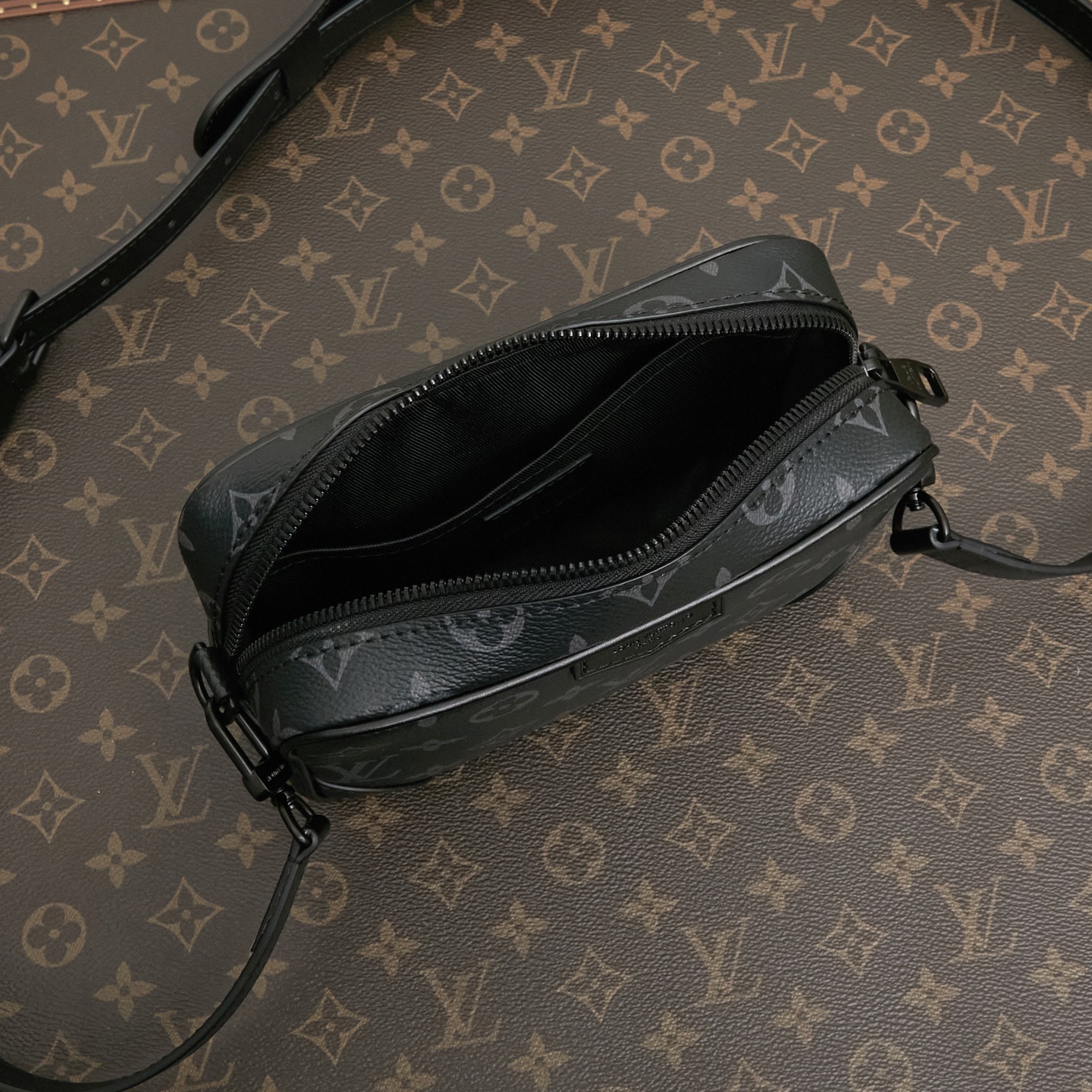 2025新着順ルイヴィトントコピー通販ロカデロミニハンドバッグ M14253代引きを販売