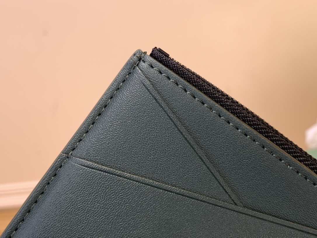 ルイ・ヴィトン精巧可愛いのコピー三つ折り財布激安買取 M14793N級品