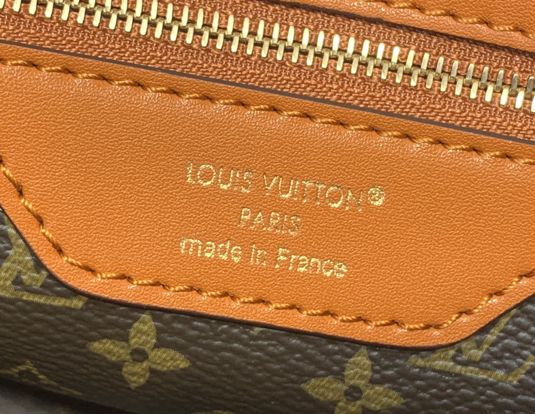 当店人気ルイヴィトンの最新バッグブラウンウォーターリップル30cmシリーズ M25915代引きを販売