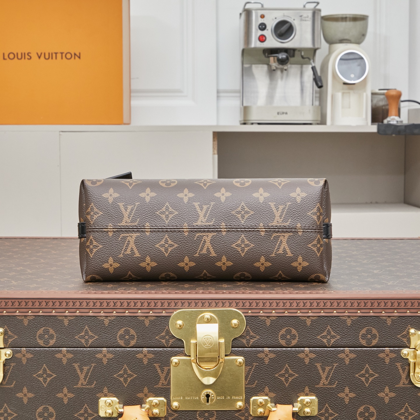 2025日本全国送料無料ルイヴィトンのシープスキントリムハンドバッグ M26568高い品質