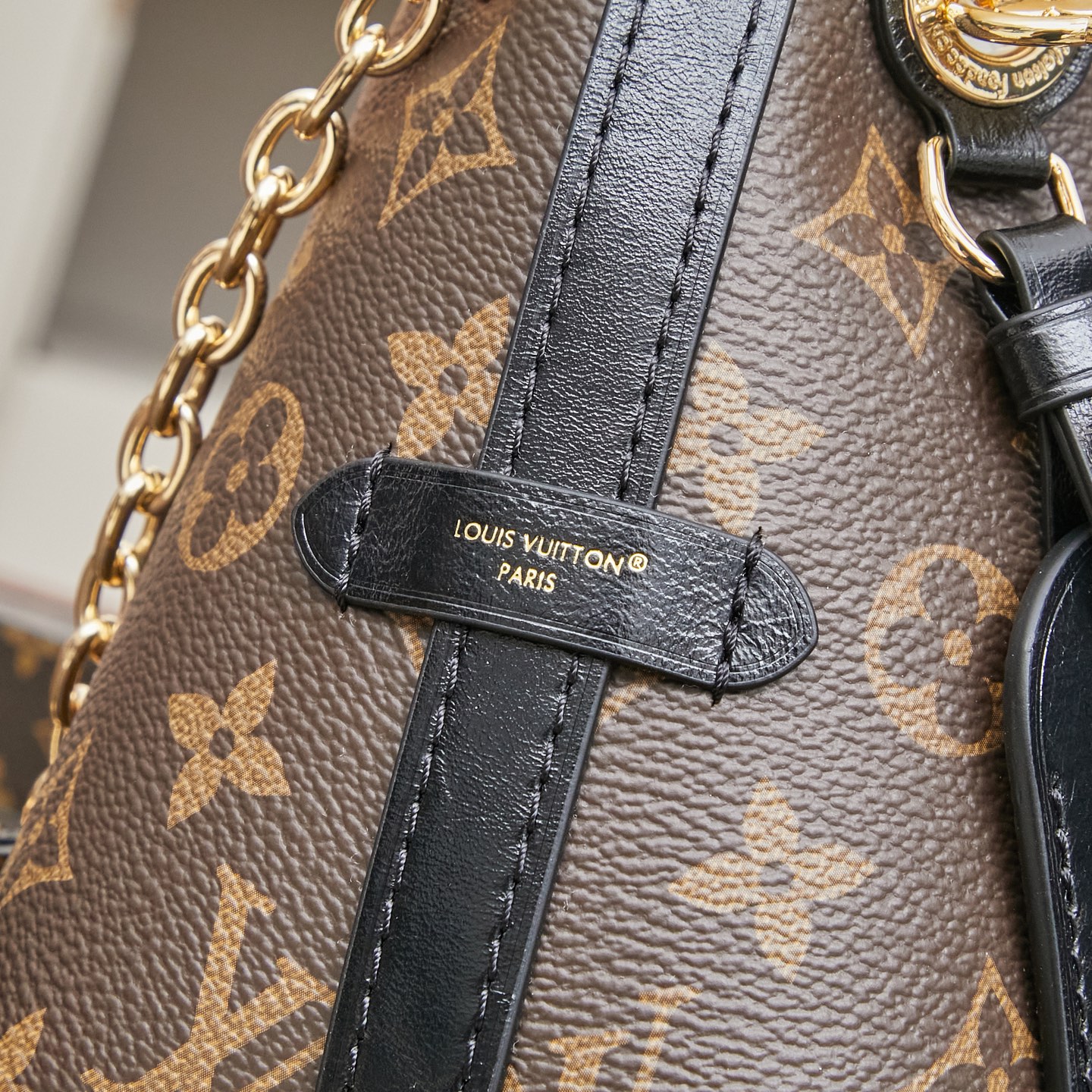 2025日本全国送料無料ルイヴィトンのシープスキントリムハンドバッグ M26568人気