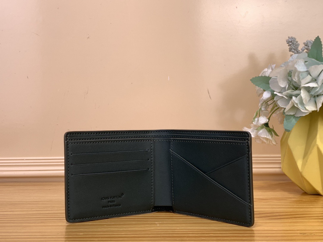 【超話題】ルイヴィトン新しい色メンズショートスーパーコピー財布 M27150信用第一代引きを販売