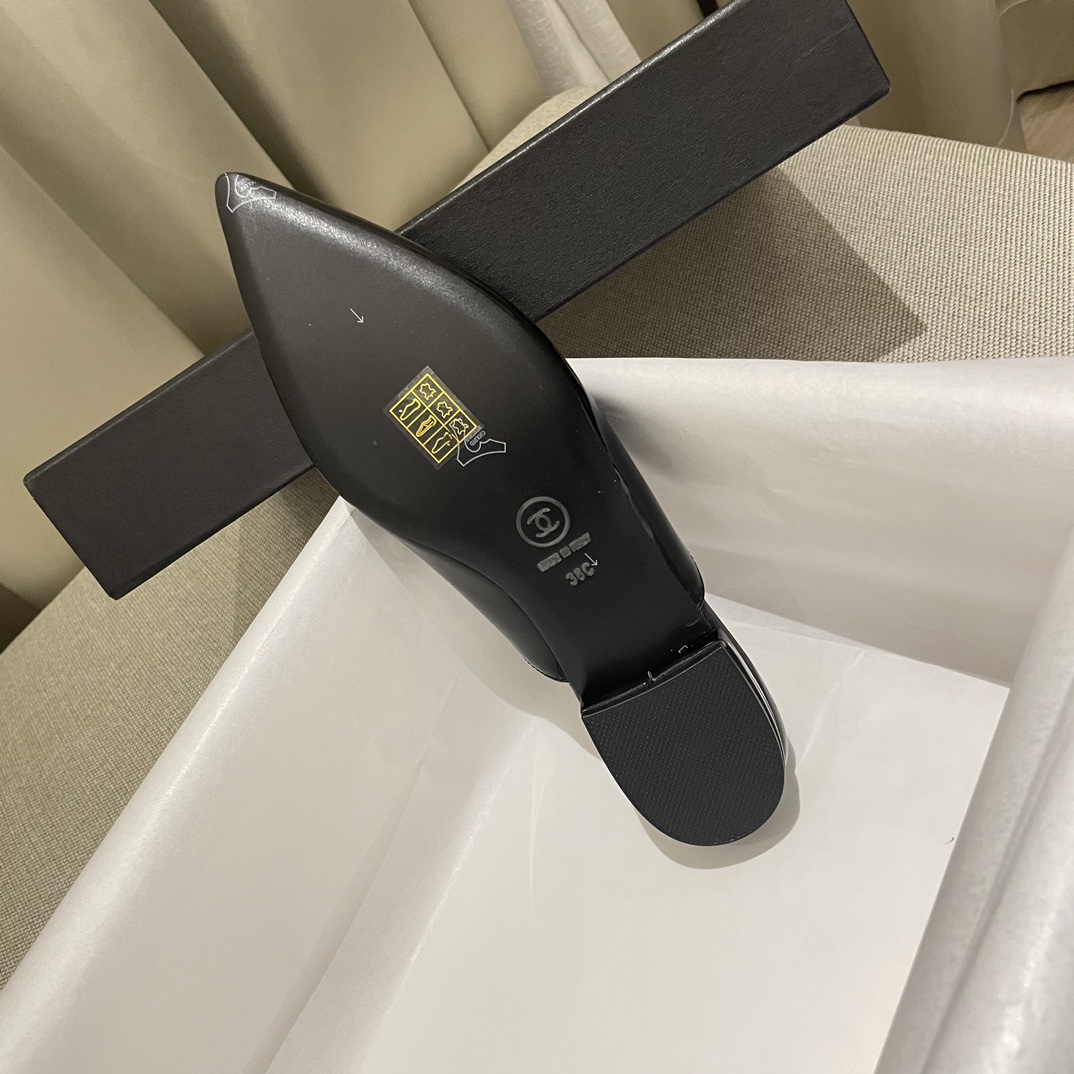 シャネル2025今年のお気に入り美しいヒット商品スリッパコピー ch440399品質保証