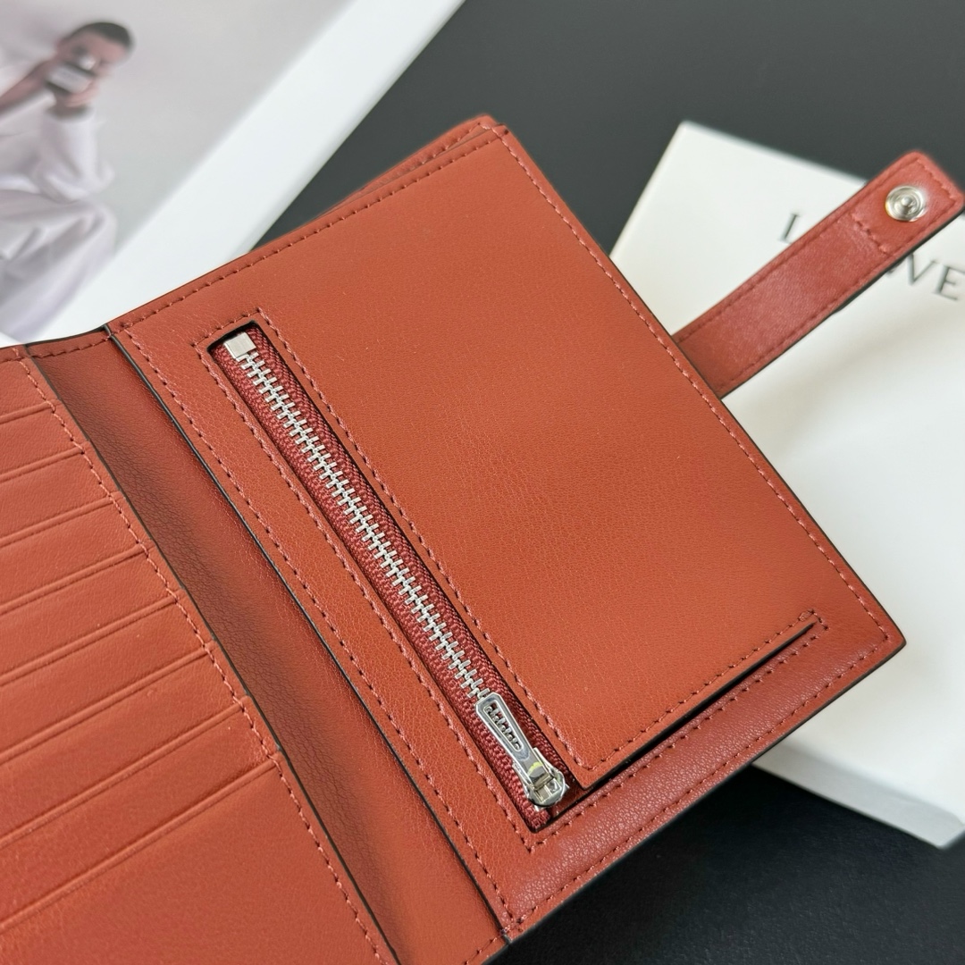 新商品 ロエベ小銭入れ偽物財布スーパーコピー lo52069代引きを販売