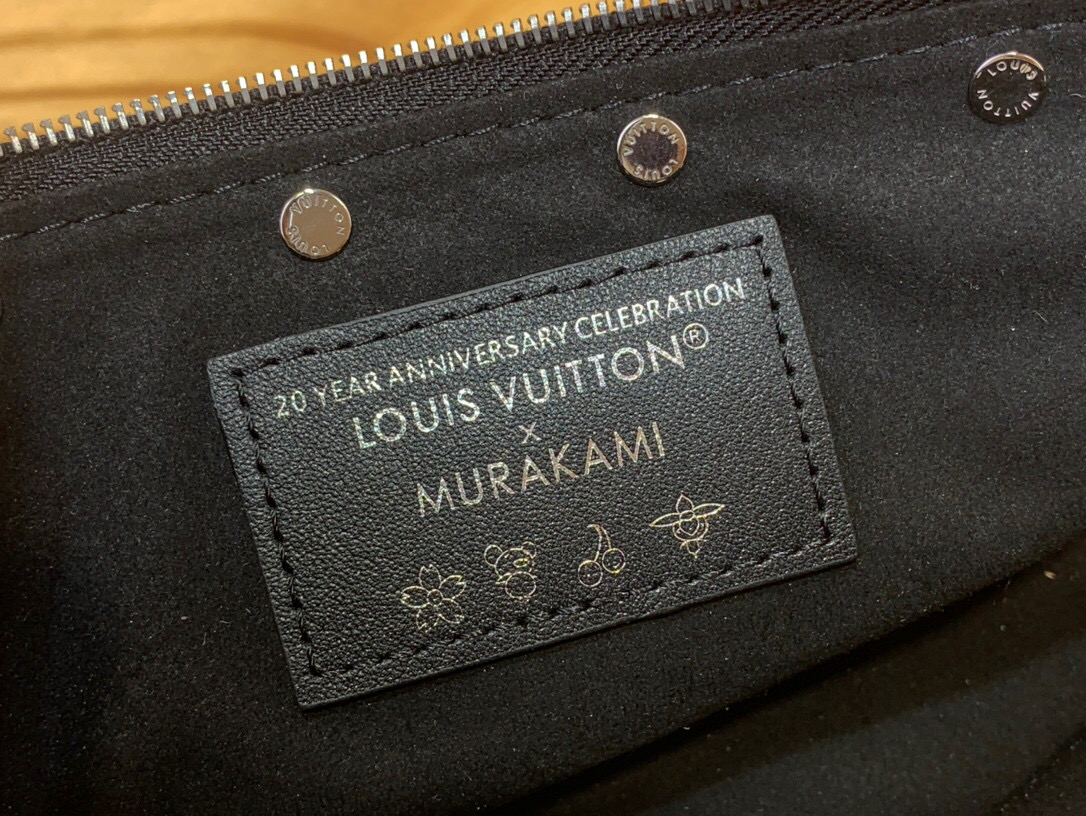ルイ・ヴィトン2025最新のブラック ポシェット アクセソワールコピーバッグ m13663品質保証