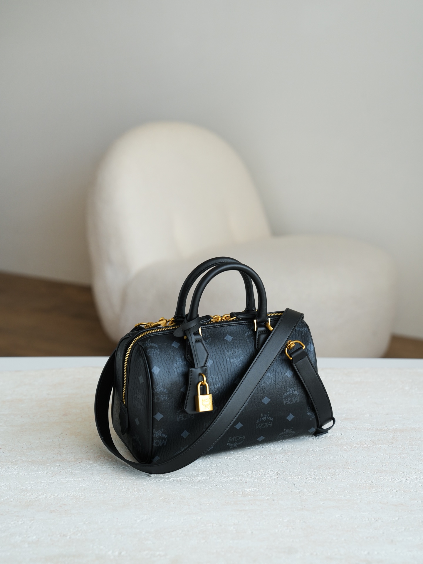 知名度はNo.1MCM ミディアム エラ ボストン高級コピーバッグ 100693人気