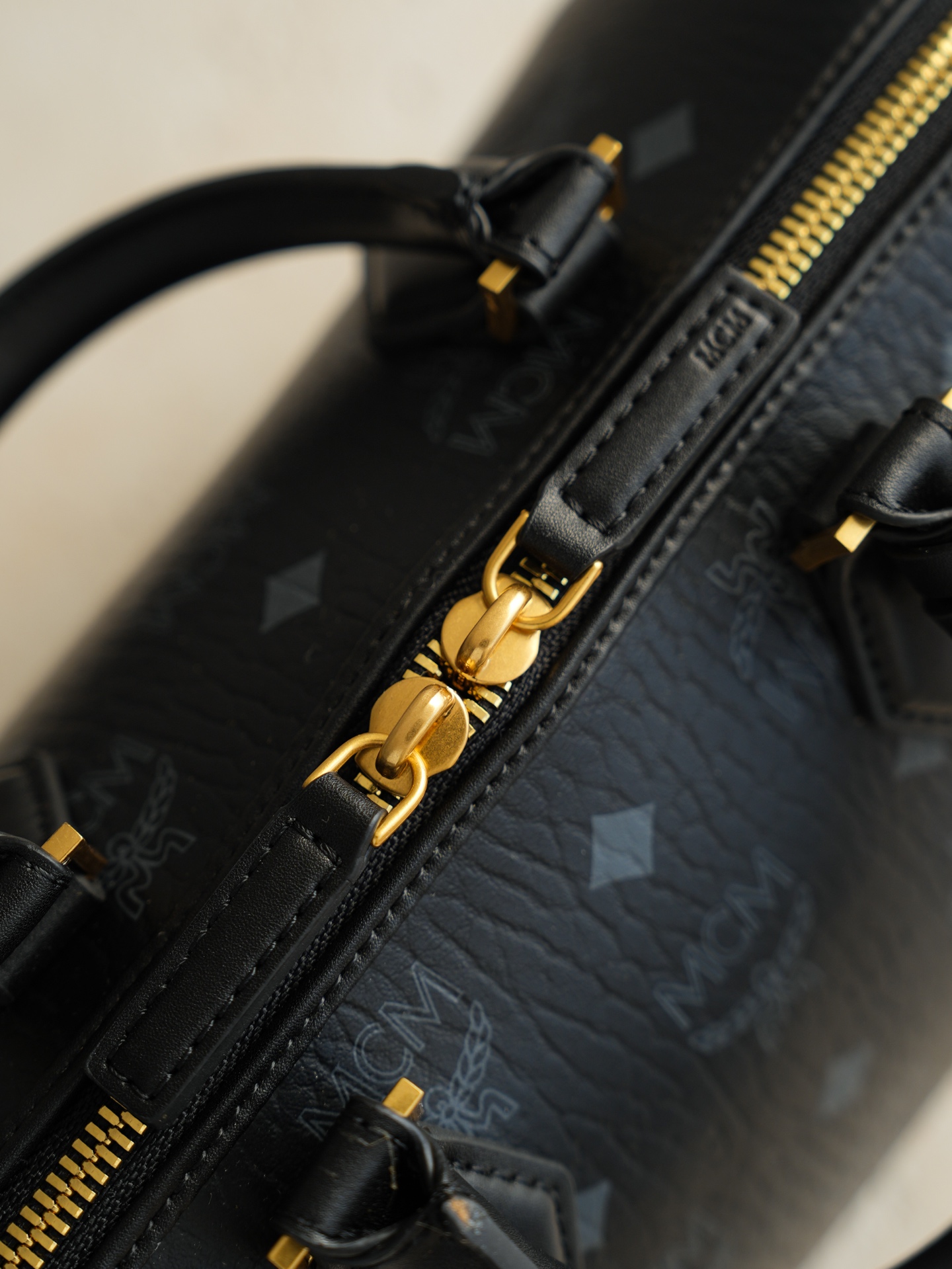 知名度はNo.1MCM ミディアム エラ ボストン高級コピーバッグ 100693最高級