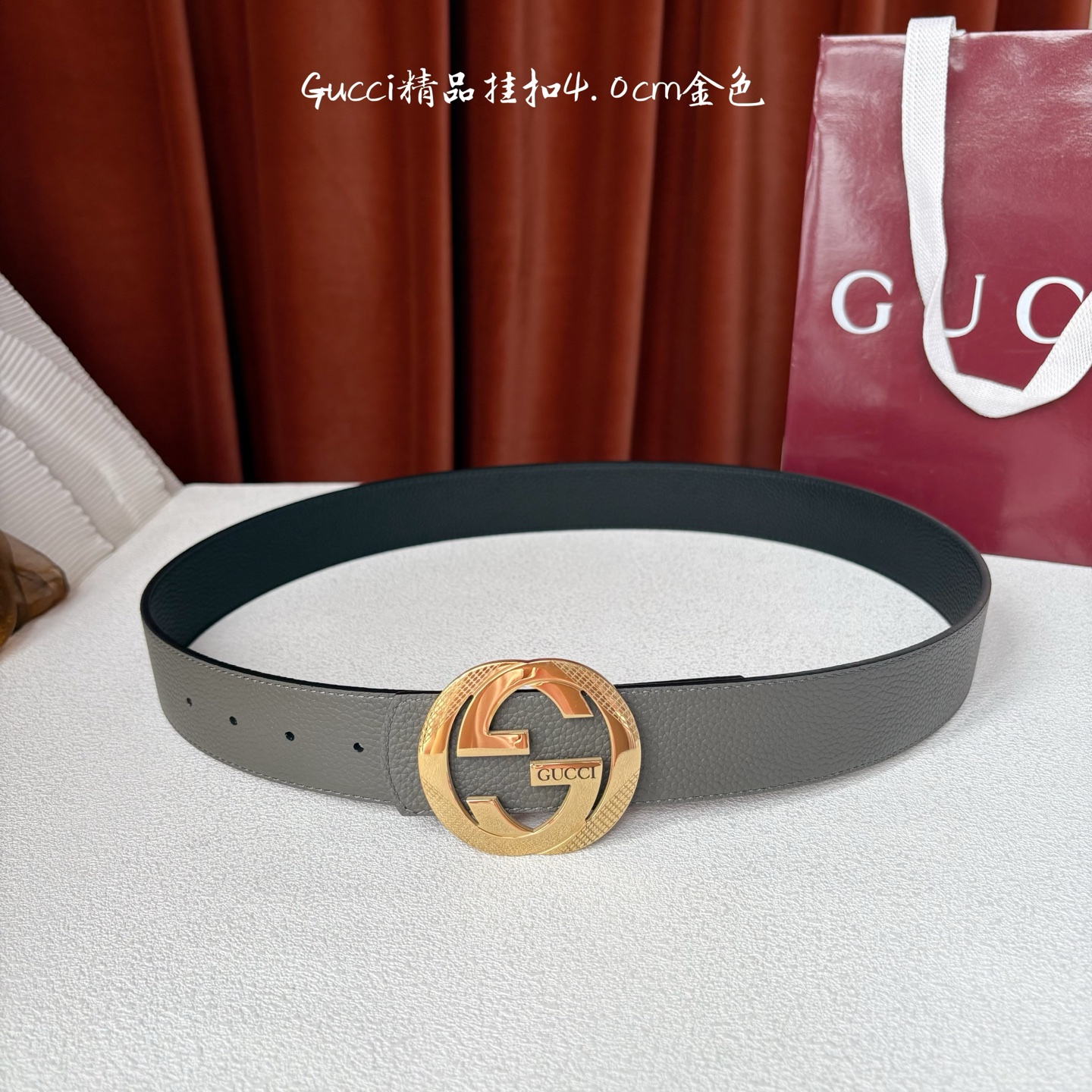 人気超絶のグッチグレーとブラックのペブルドカーフスキンリバーシブル男性ベルト 115450人気