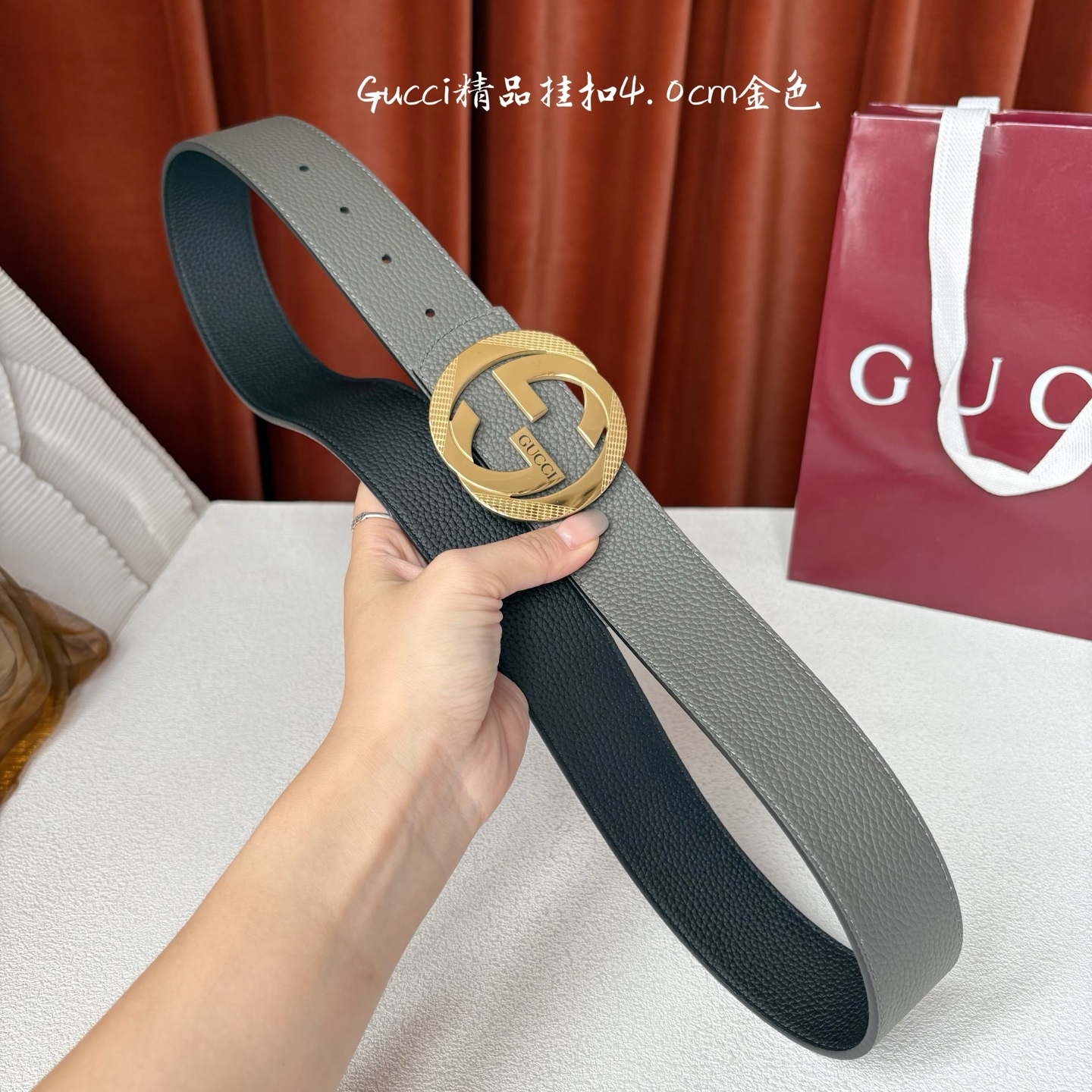 人気超絶のグッチグレーとブラックのペブルドカーフスキンリバーシブル男性ベルト 115450最高級