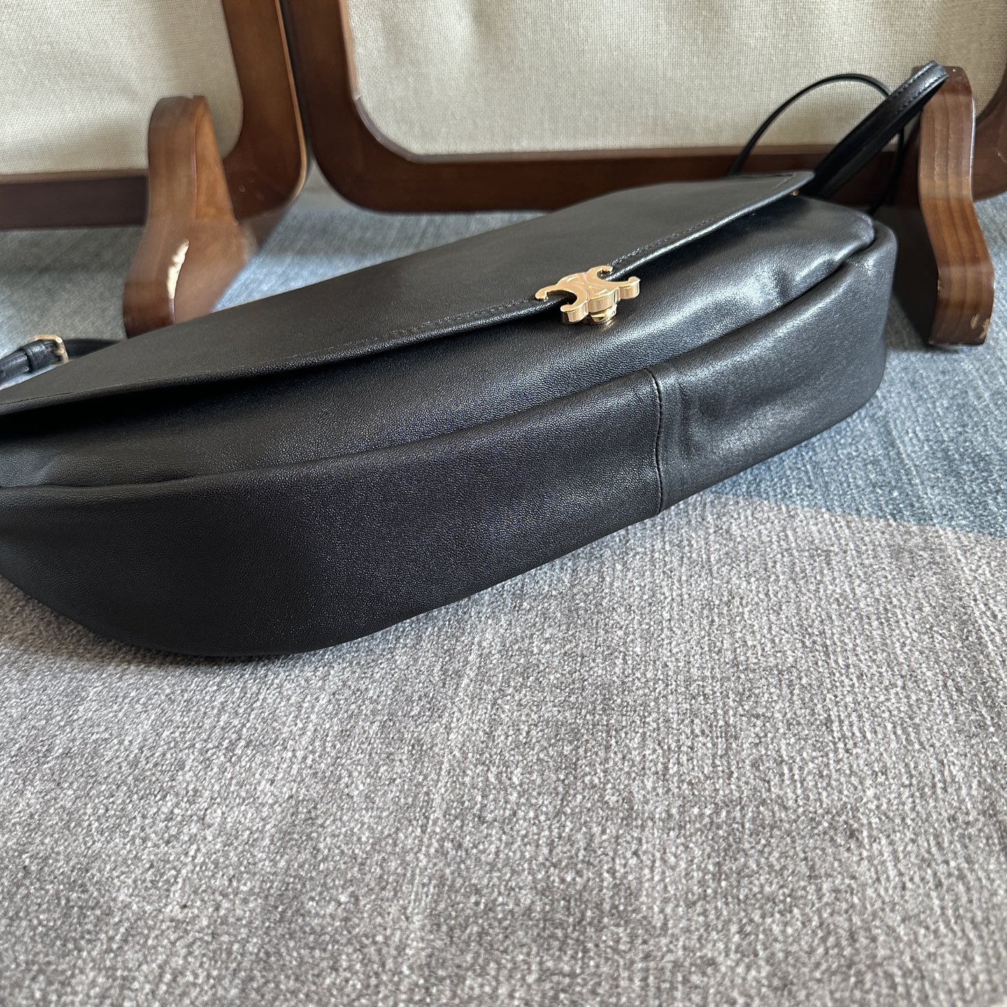 セリーヌの新作コピーブラックハーフムーン最新と古典的バッグ 124142-2送料無料激安送料無料