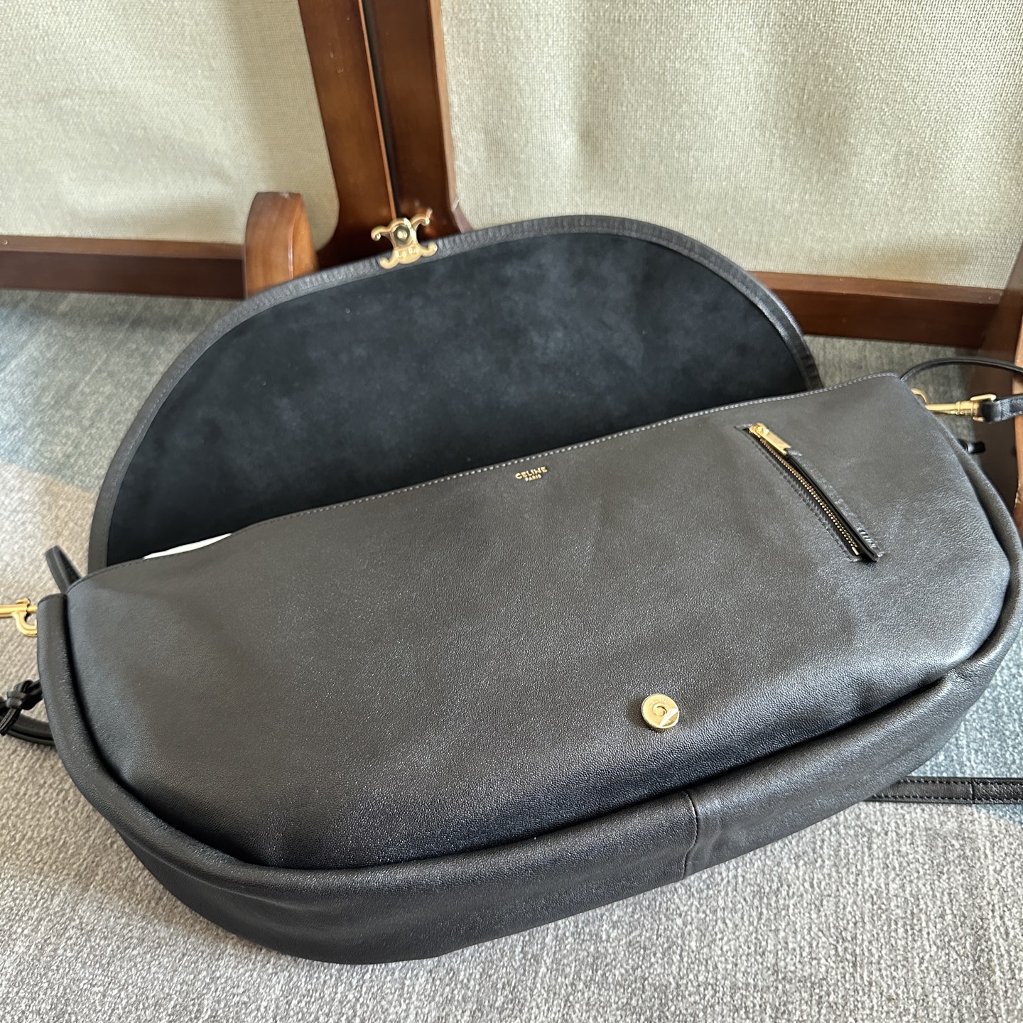 セリーヌの新作コピーブラックハーフムーン最新と古典的バッグ 124142-2送料無料人気