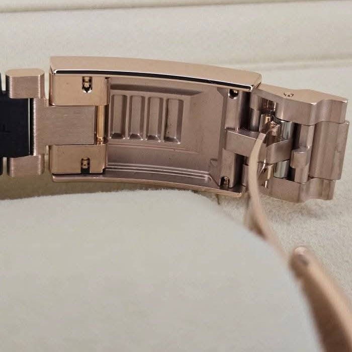 日本最新作新作モデルロレックスデイトナコピー Cal.4131ムーブメント 126515LN-0008人気