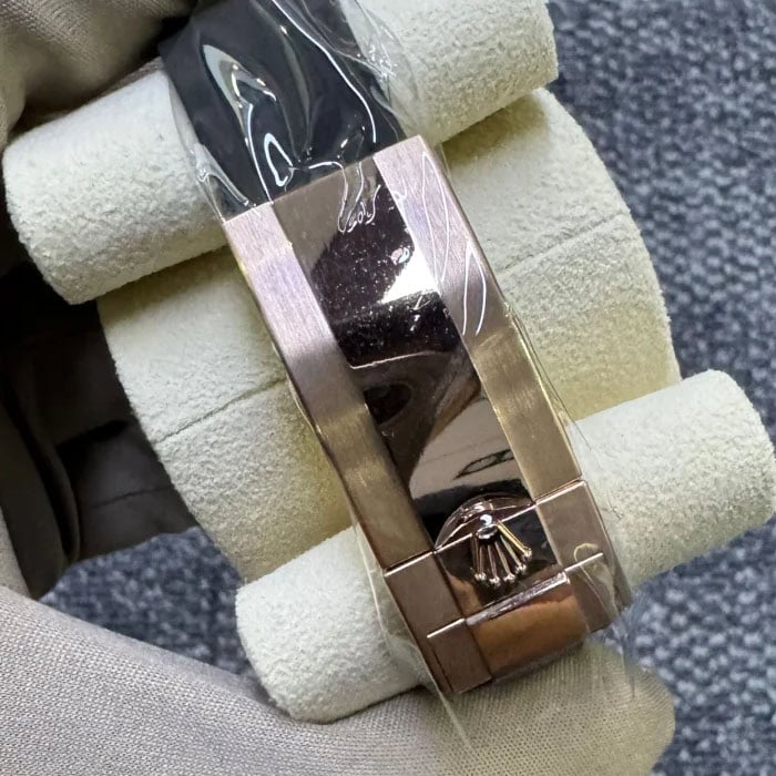 日本最新作新作モデルロレックスデイトナコピー Cal.4131ムーブメント 126515LN-0008最高級