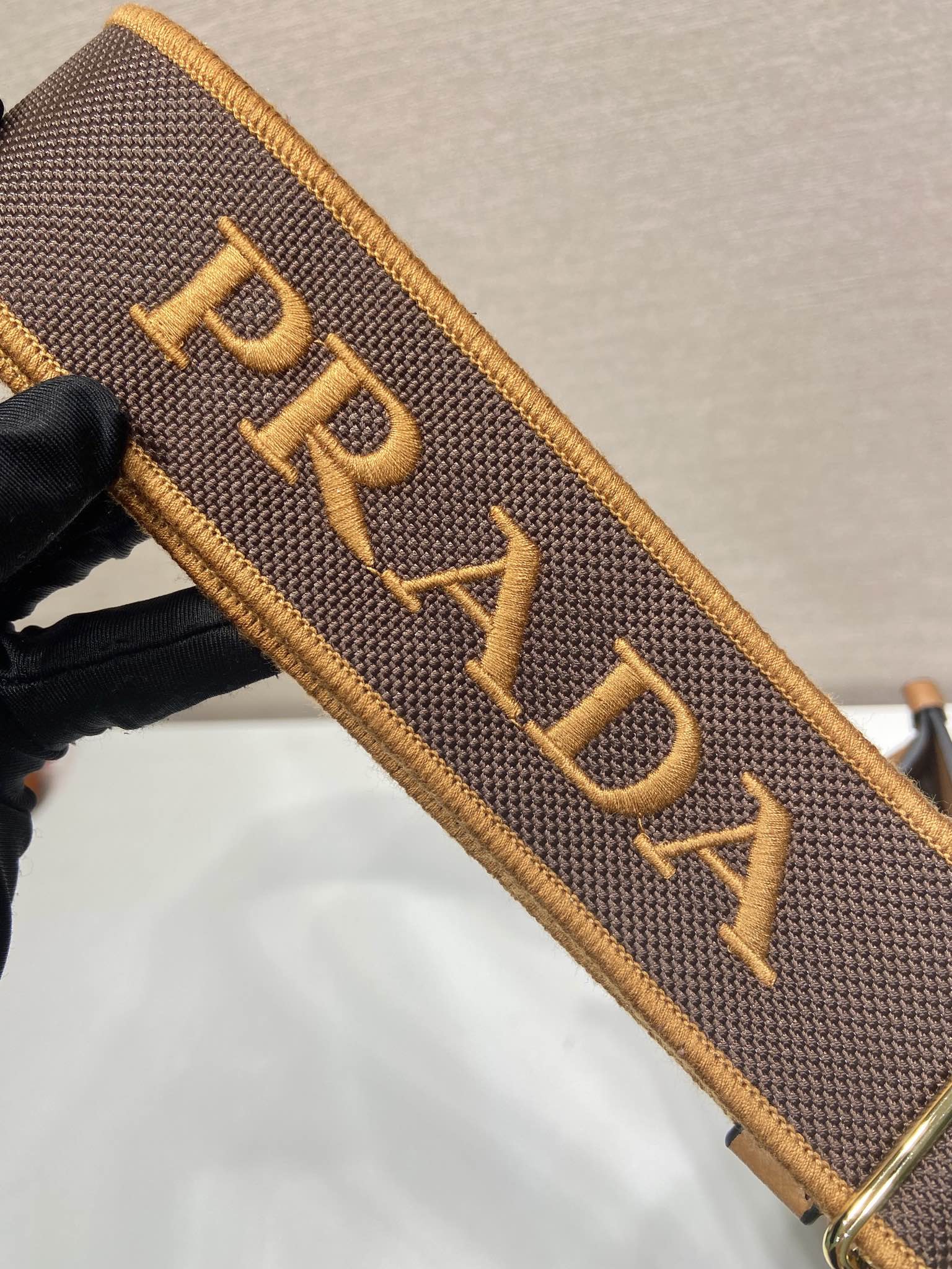 人気超絶のプラダコピーバッグファブリックワイントートバッグ入荷 1BC073-4最高級