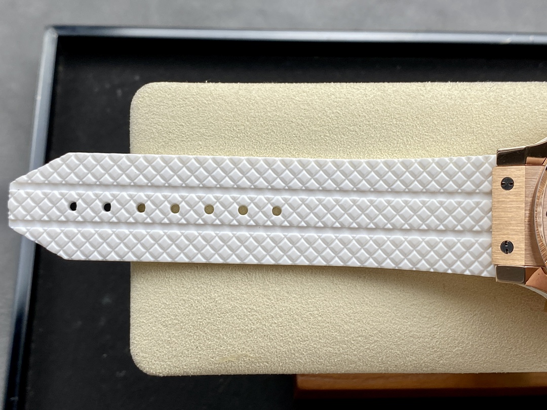 美的魅力のスーパーコピーウブロビッグバン ポルトチェルボ 301.PE.230.RW代引きを販売