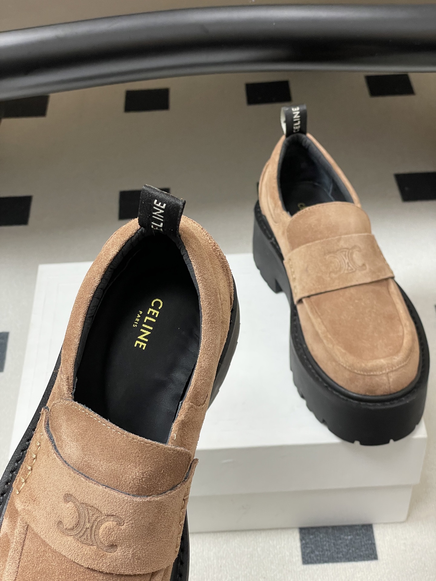 セリーヌダービーローファー2025年秋冬新作プラットフォームレースアップデザイン 332722人気