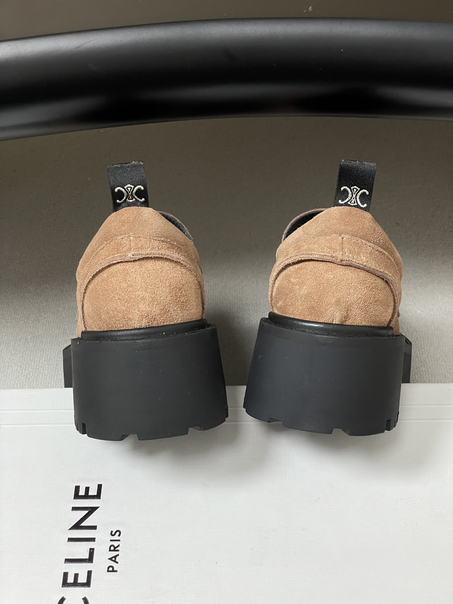 セリーヌダービーローファー2025年秋冬新作プラットフォームレースアップデザイン 332722代引きを販売