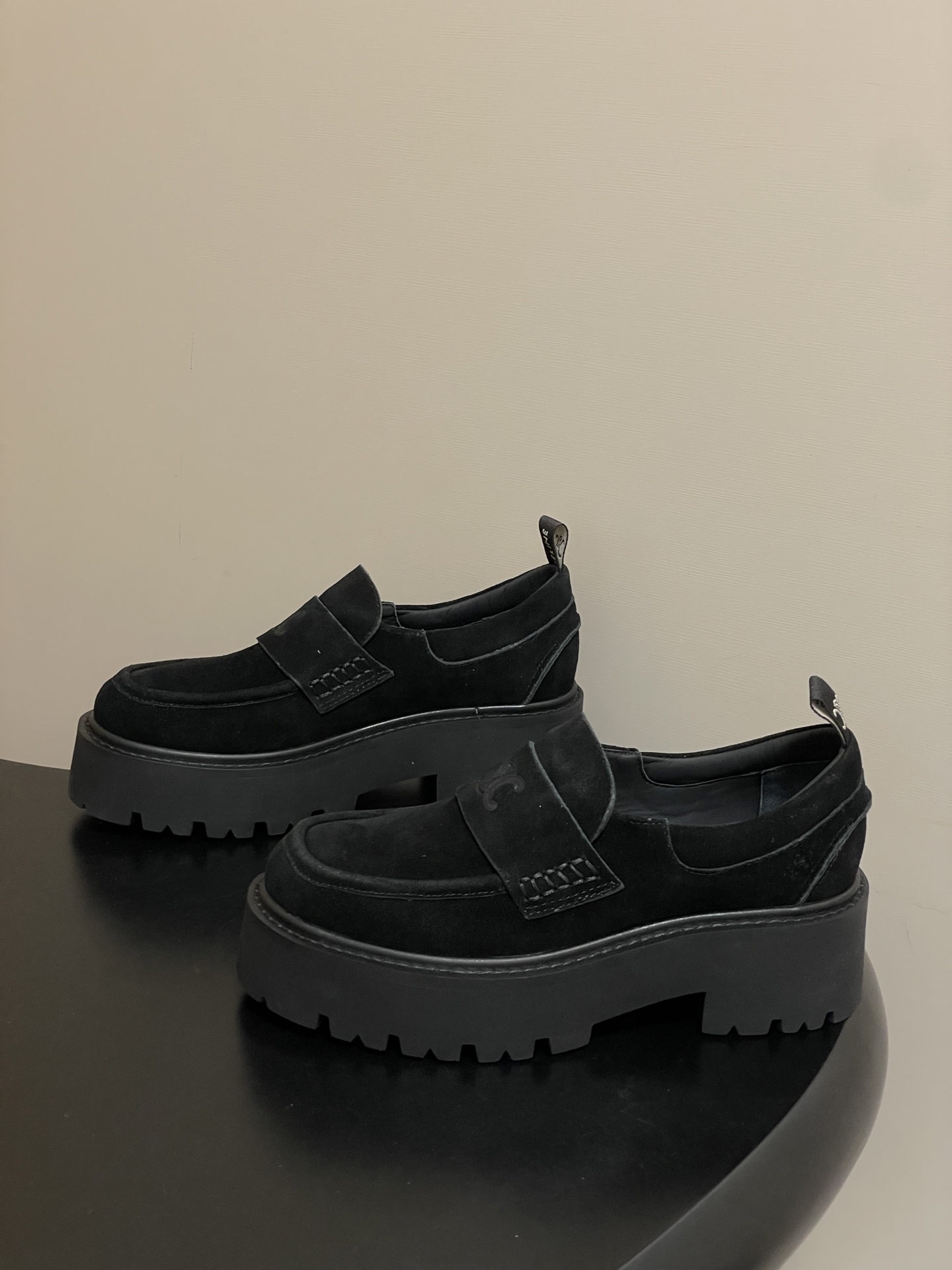 独創的な製造はセリーヌ 2025年秋冬コピー靴プラットフォーム ダービーシューズ 332723通販