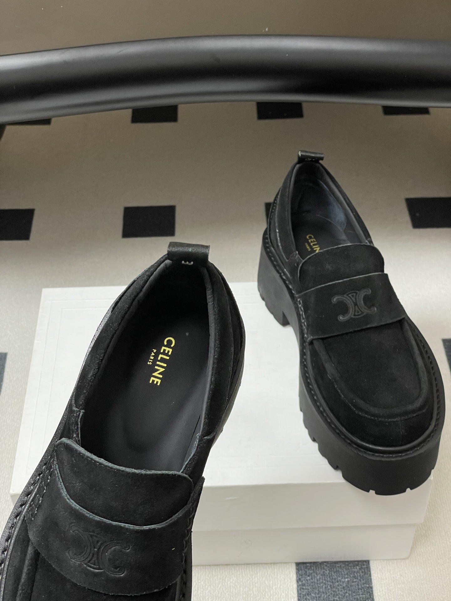 独創的な製造はセリーヌ 2025年秋冬コピー靴プラットフォーム ダービーシューズ 332723人気