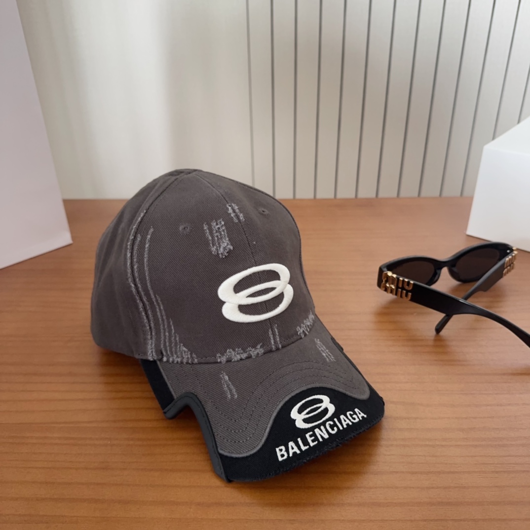 最新型出現バレンシアガスーパーコピー新作刺繍入りレターベースボールキャップ 345922N級品