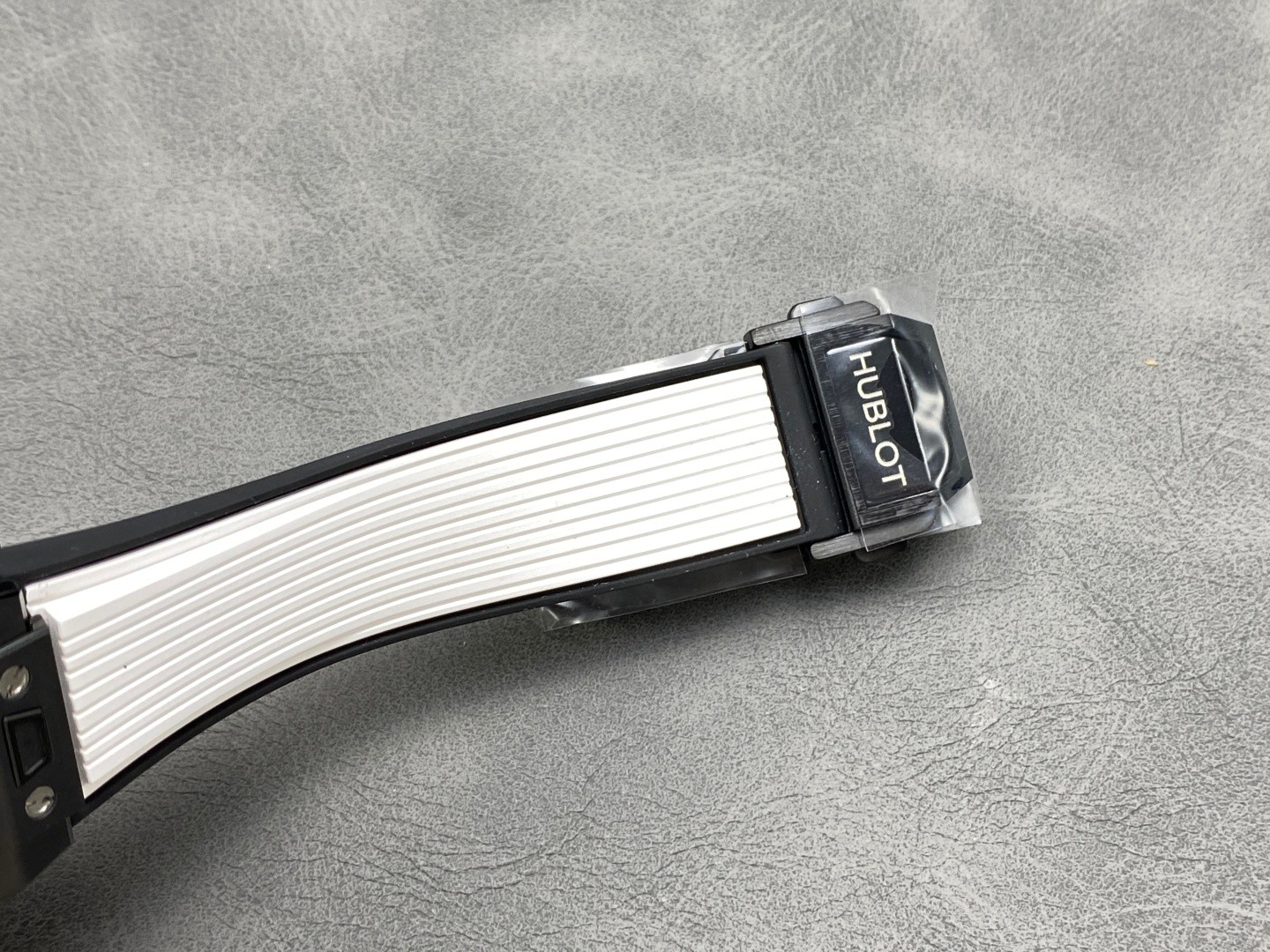 新商品ウブロビッグバンコピーウニコ スケルトン ダイヤル 421.CI.1170.RX時計BBF工場N級品