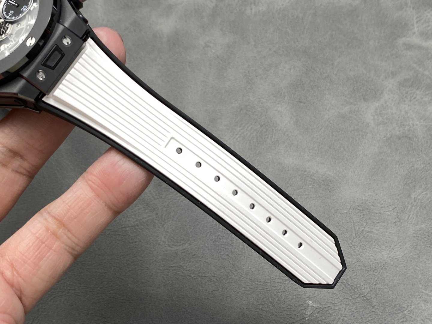 新商品ウブロビッグバンコピーウニコ スケルトン ダイヤル 421.CI.1170.RX時計BBF工場代引きを販売