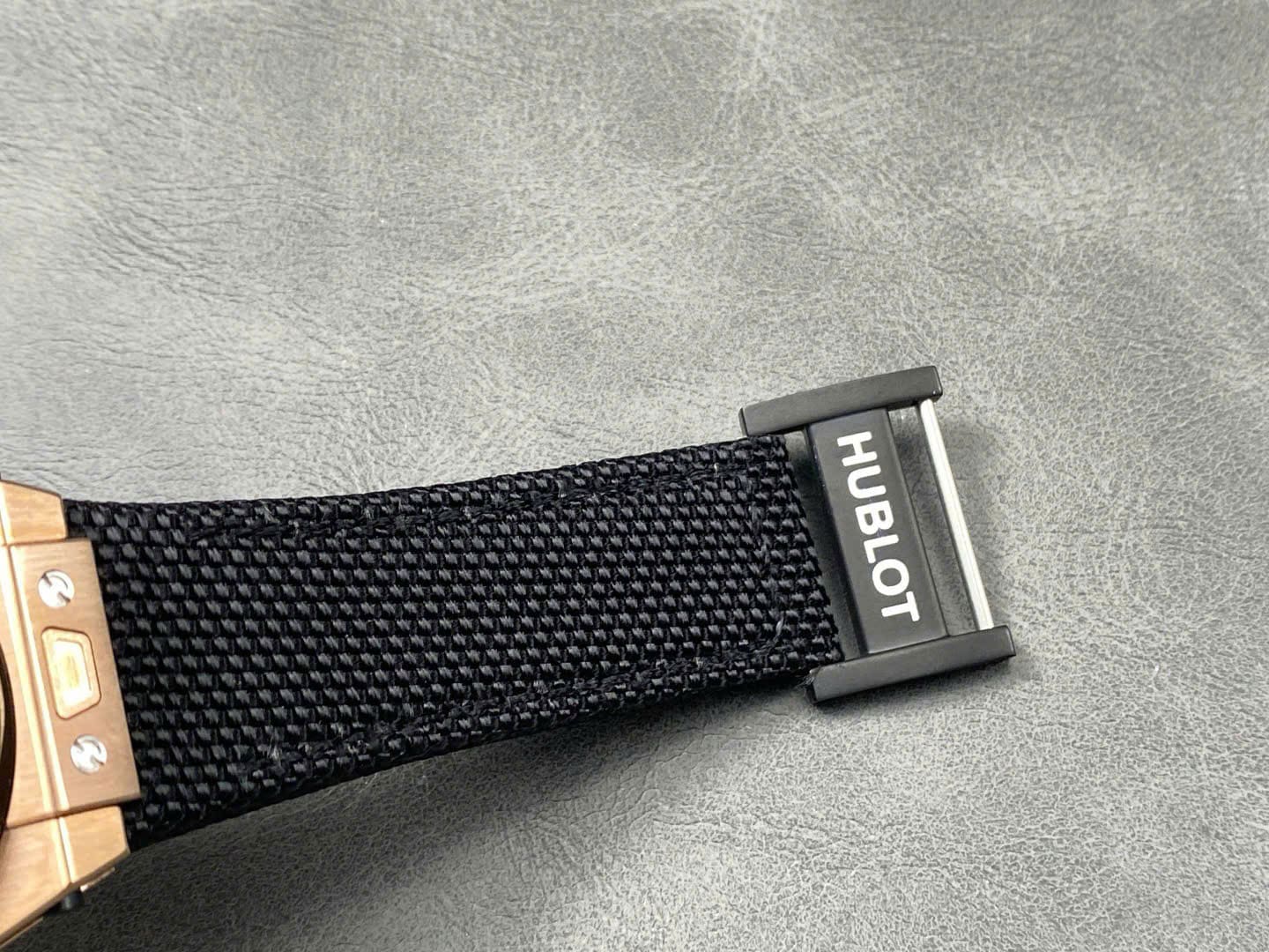ウブロコピービッグバン新作腕時計トゥールビヨンカーボン 429.OQ.0180.RX.YOS代引きを販売