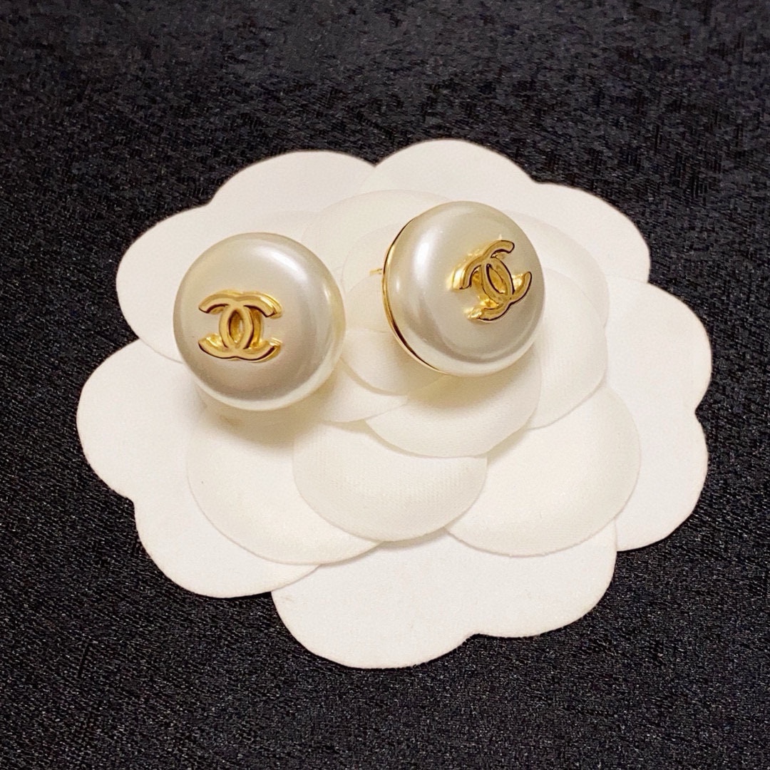 業界No.1シャネルダブルCロゴ 925シルバー スタッド日本最大級コピーピアス偽物 440985通販