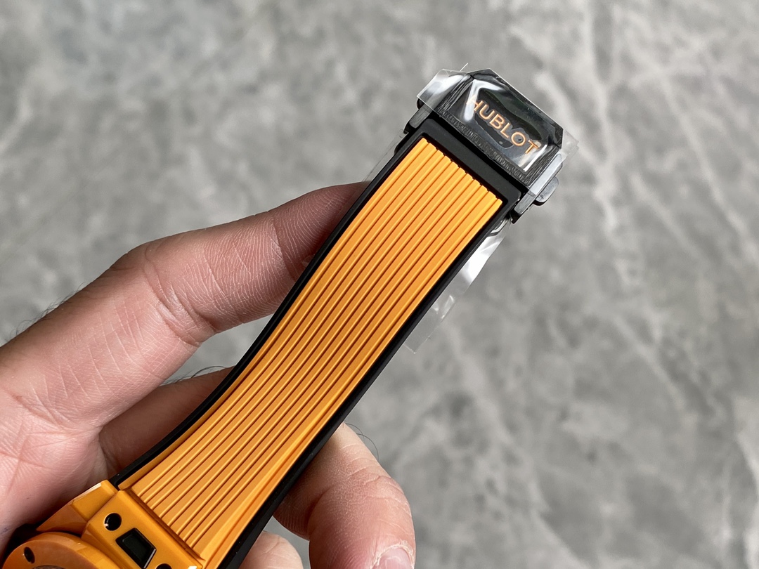 ウブロビックバンコピー時計製品の完璧ウニコ セラミッククローン 441.CU.5910.RX代引きを販売