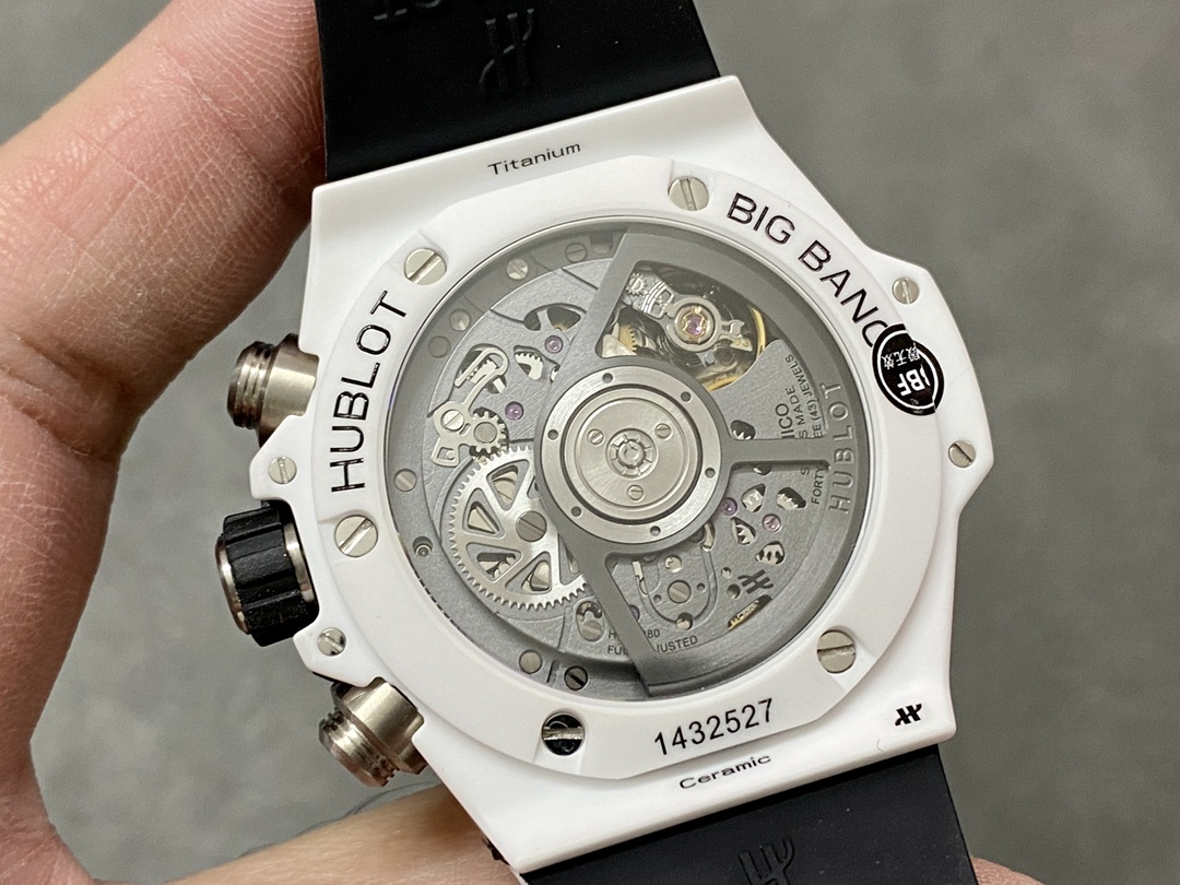 ウブロスーパーコピービッグバン時計ウニコ ホワイトセラミック 441.HX.1171.RXN級品