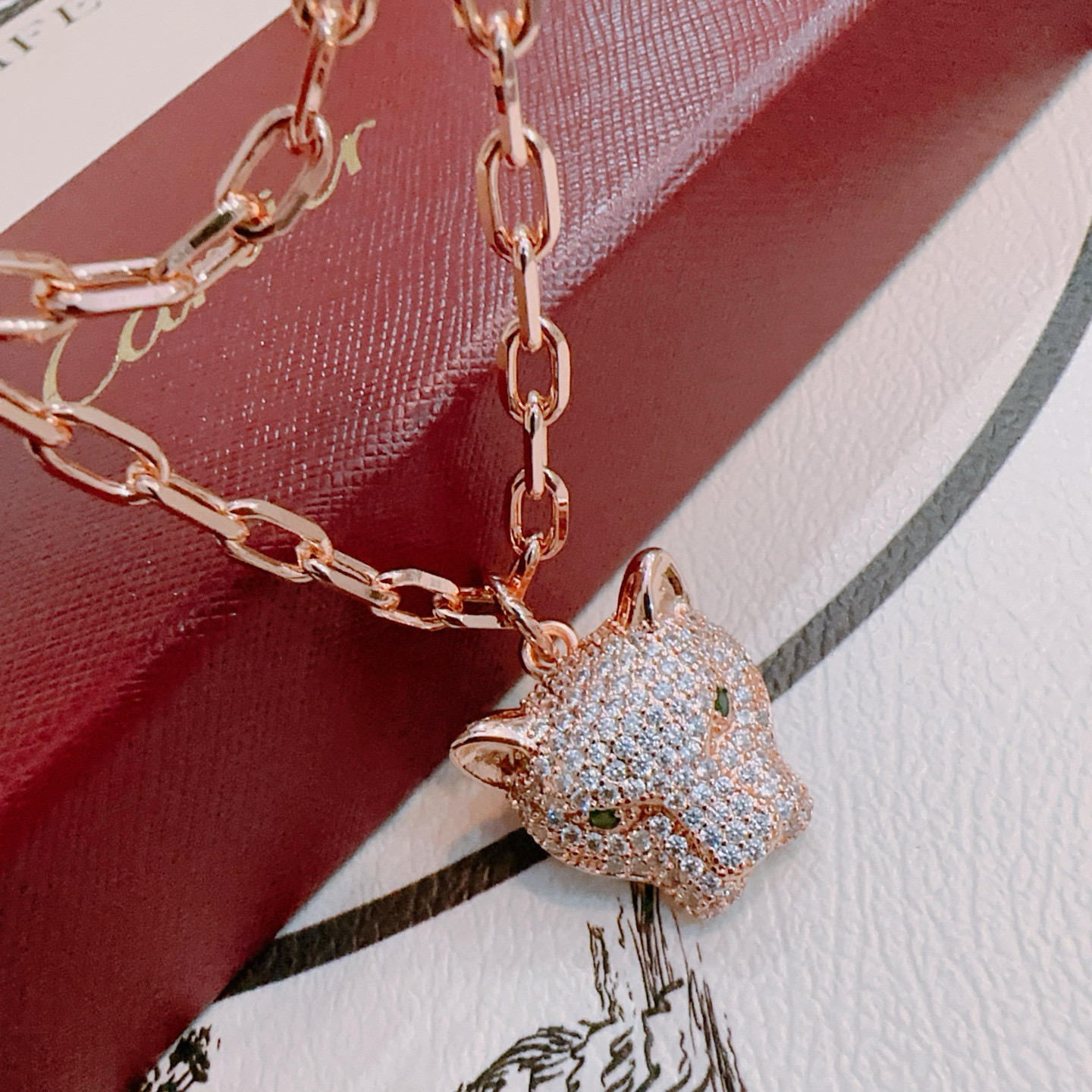 ブランドコピージュエリーカルティエの新作ダイヤモンド偽物ネックレス 447600最高級