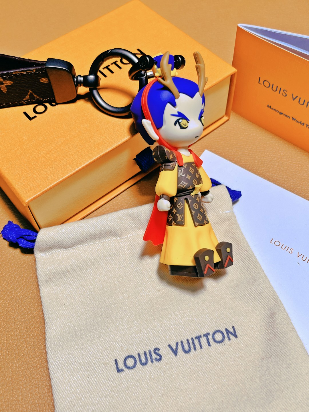 超絶可愛いルイ・ヴィトンドラゴンプリンス小物スーパーコピーキーホルダー 447648通販