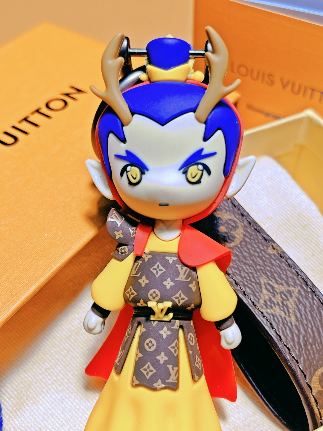 超絶可愛いルイ・ヴィトンドラゴンプリンス小物スーパーコピーキーホルダー 447648最高級