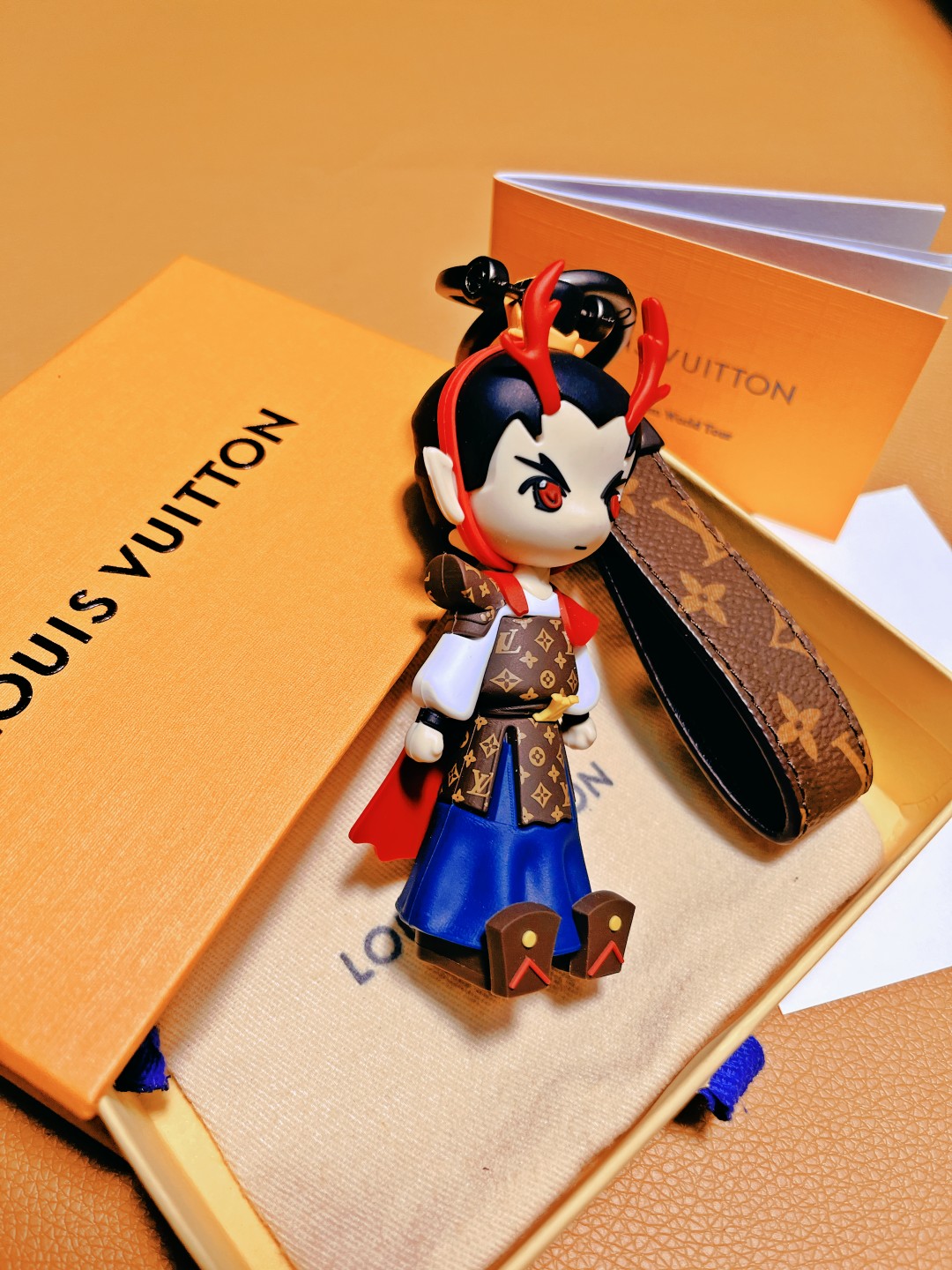 ルイ・ヴィトンドラゴンプリンス小物コピーキーホルダー新年特別な贈り物 447650最高級