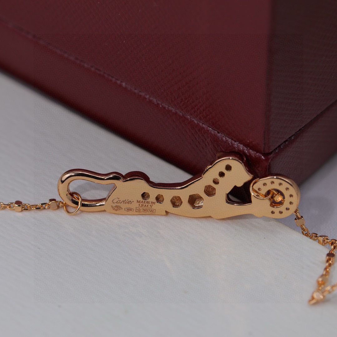 品質と絶妙カルティエジュエリーネックレスコピーパンサー ゴールド 447910代引きを販売