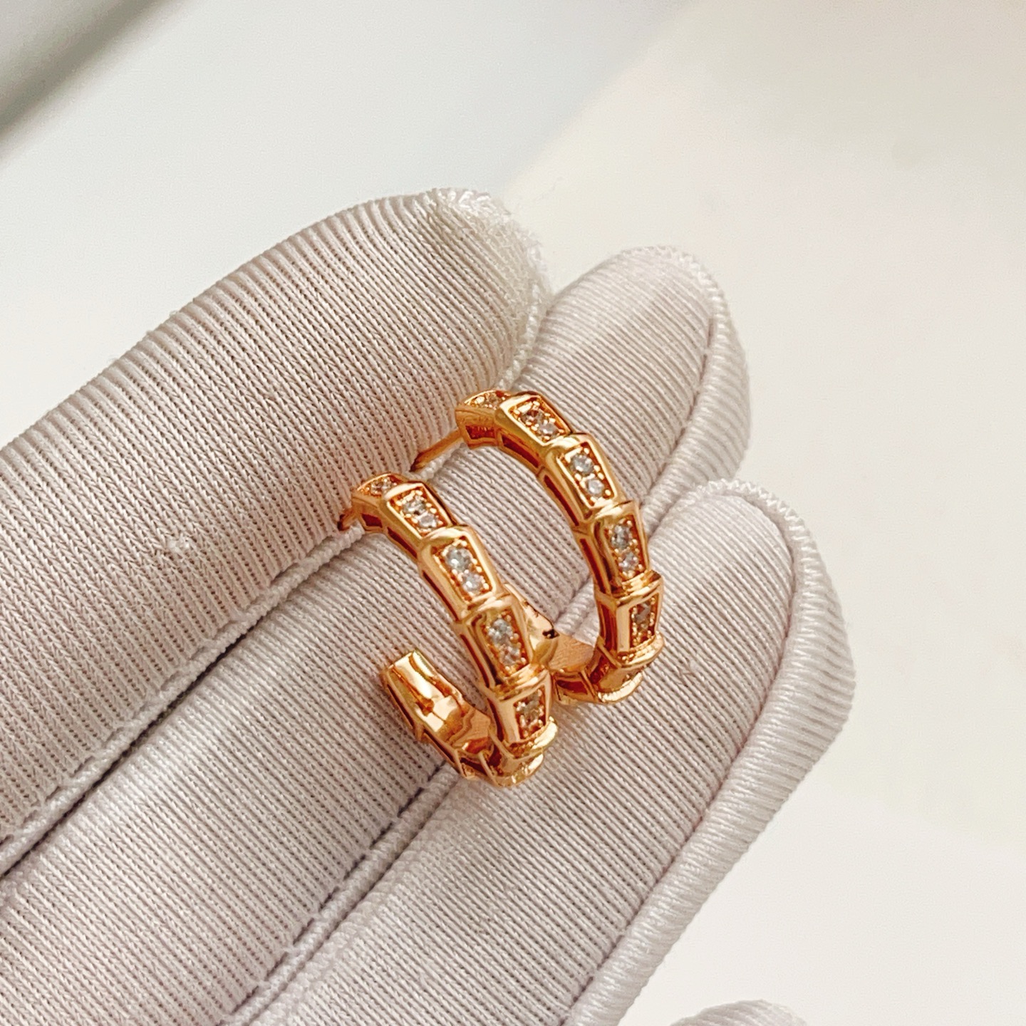 ブルガリ最新コピージュエリー満天の星ピアス 454658高貴な気質高い品質