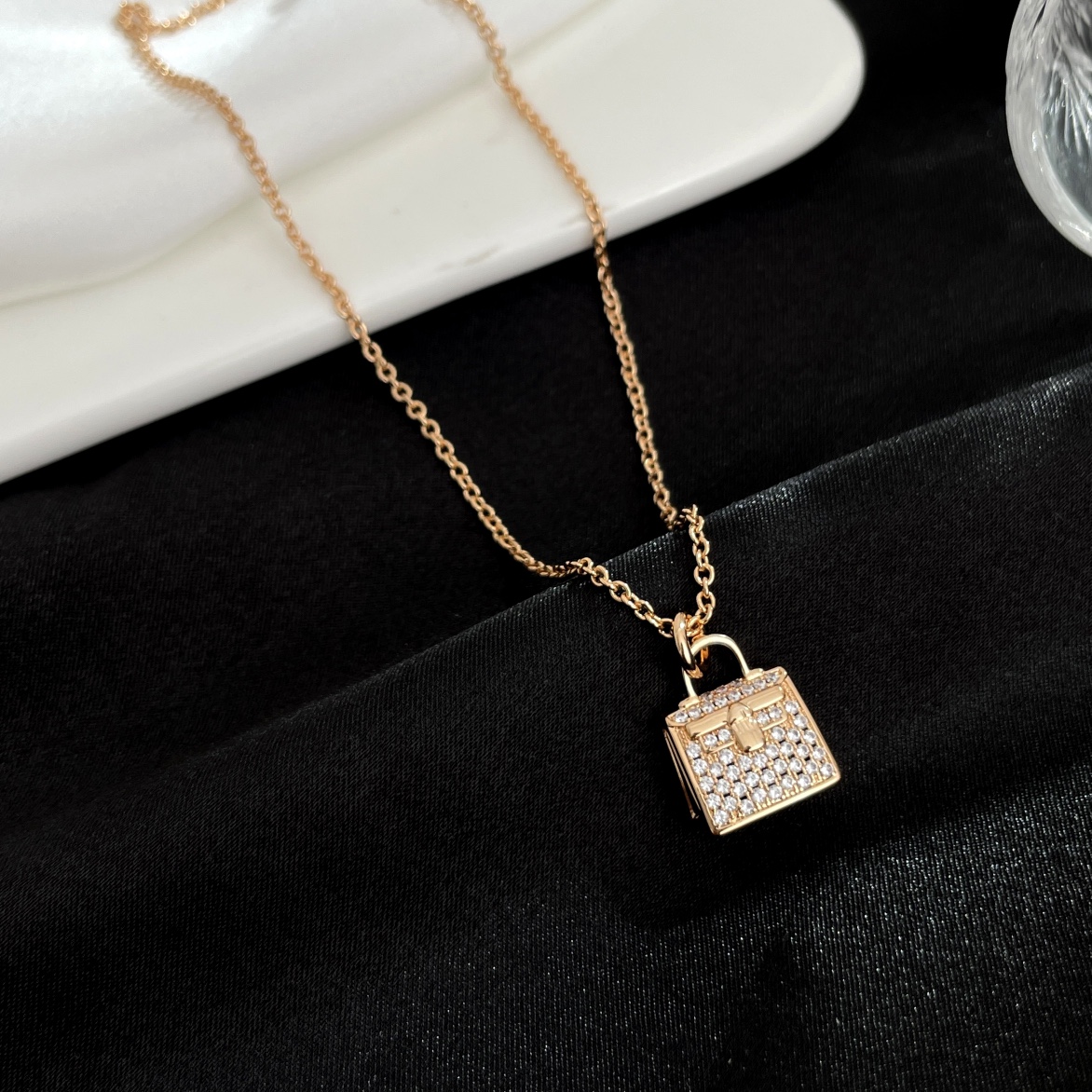 高級で人気エルメススーパーコピーKelly バッグモチーフネックレス 464807代引きを販売