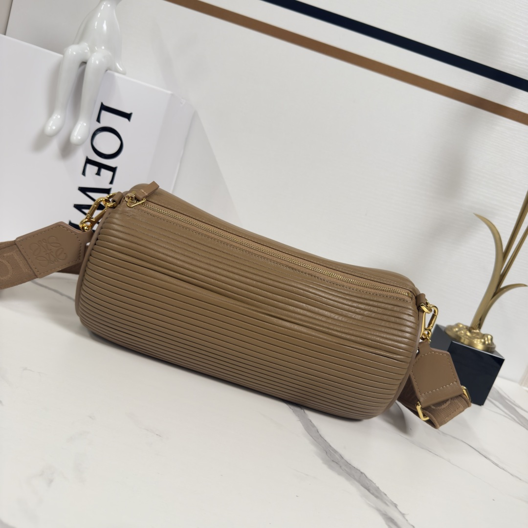 最新の海外ロエベショルダーバッグコピー3色プリーツナッパラムスキン 522128激安通販サイト